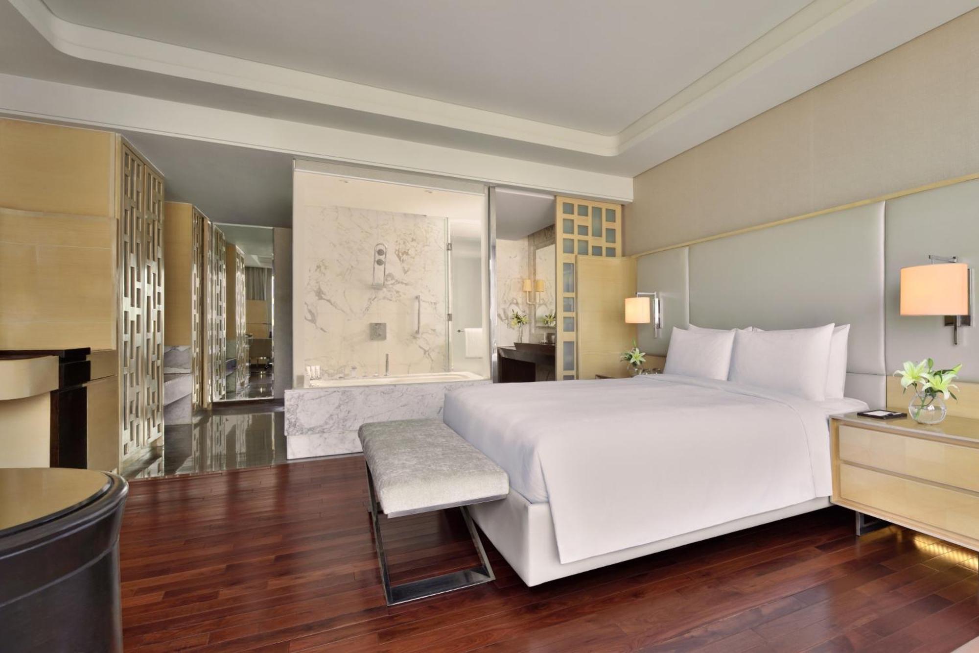Executive King Room complimentary & Club access unlimited IMFL Beverages 5PM to 7PM F&B at JW Café Saffron XO