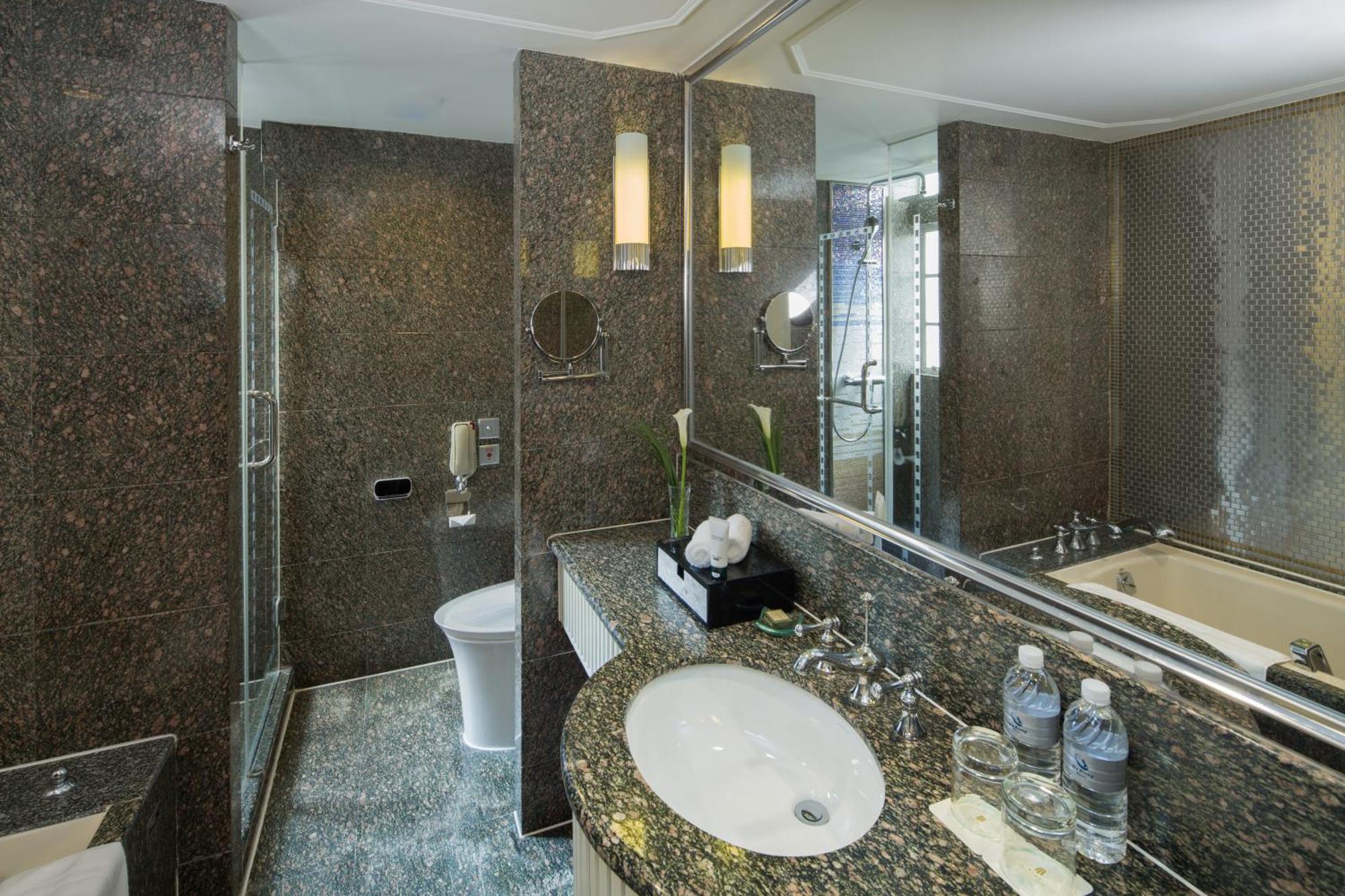 Deluxe Suite-Cathay Building,1609307530:JPEG
