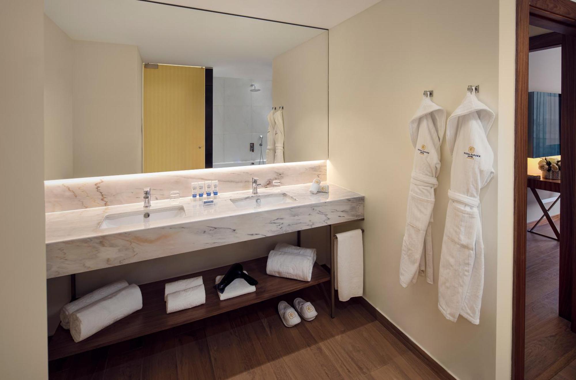 One-Bedroom King Suite with Balcony,1665460431:JPEG