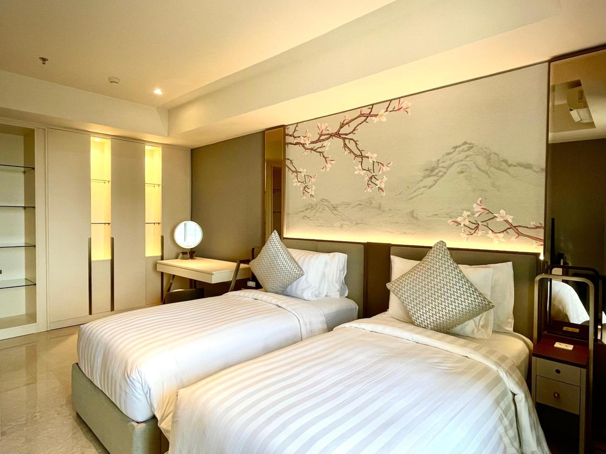 One-Bedroom Twin Premier