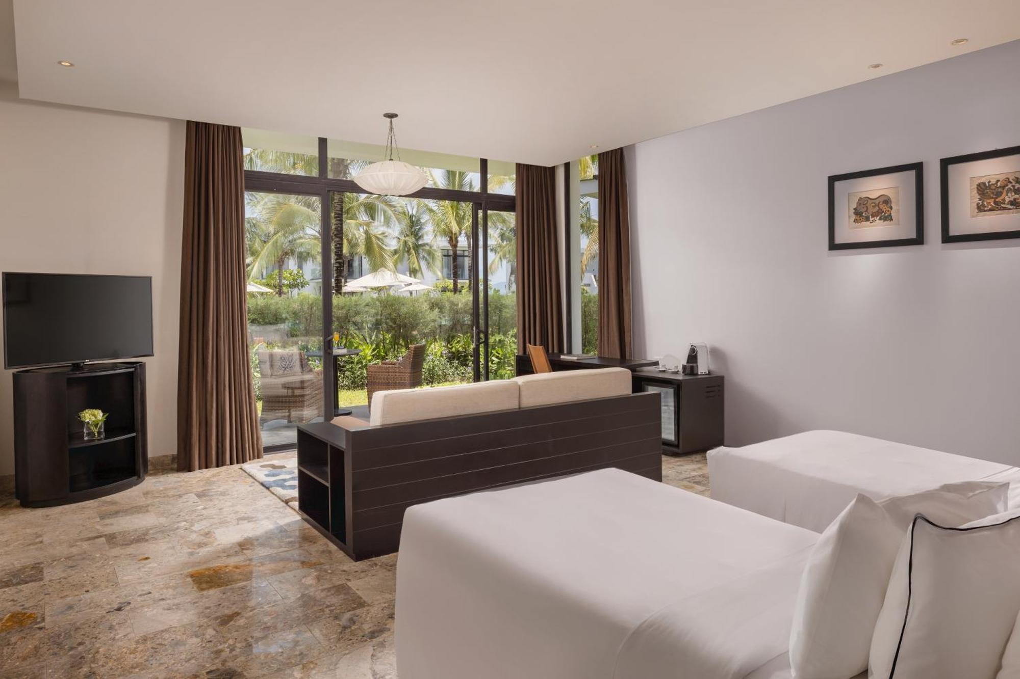 The Level Premium Terrace Lounge benefits