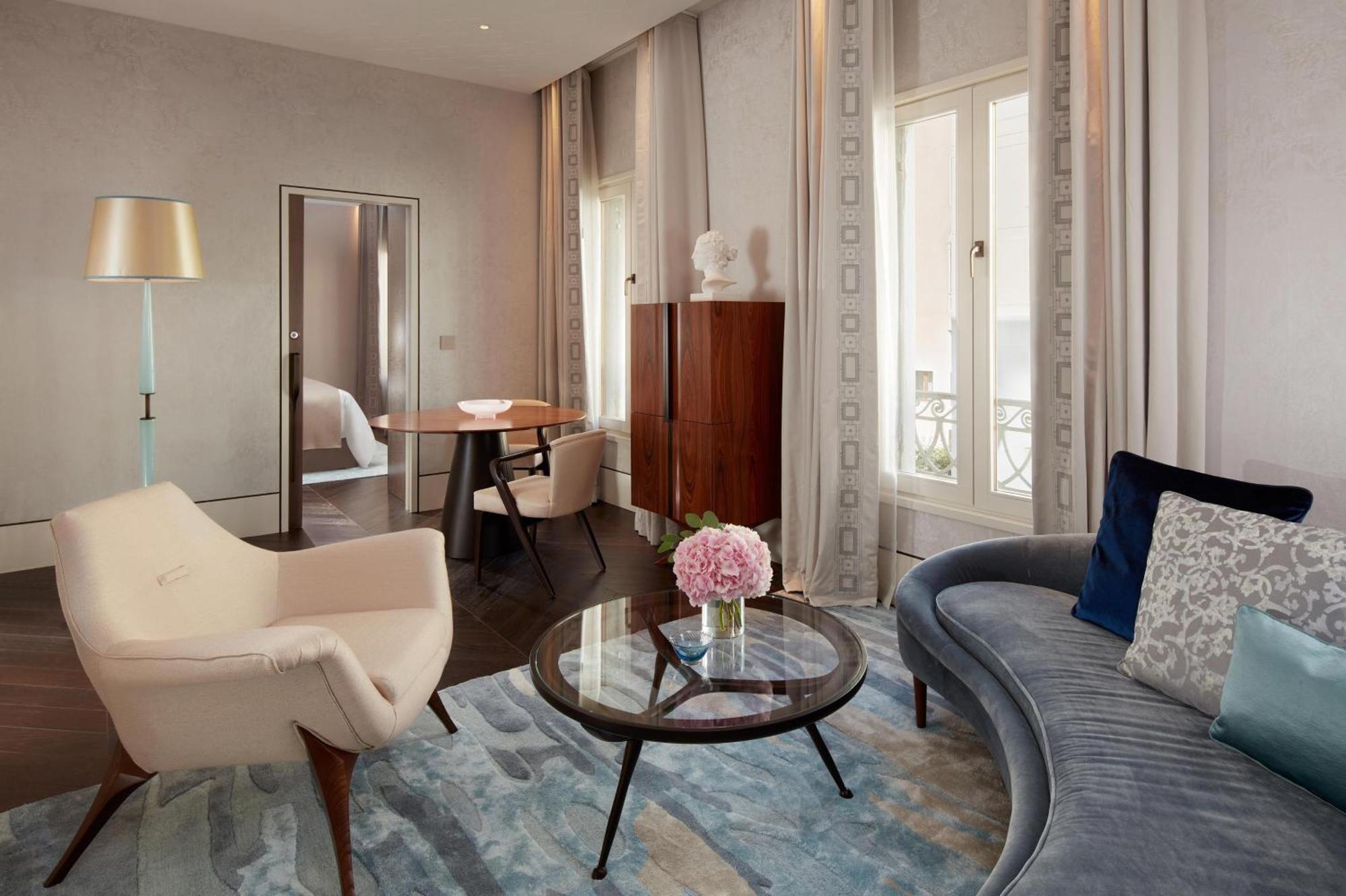 One-Bedroom Venetian King Suite City View