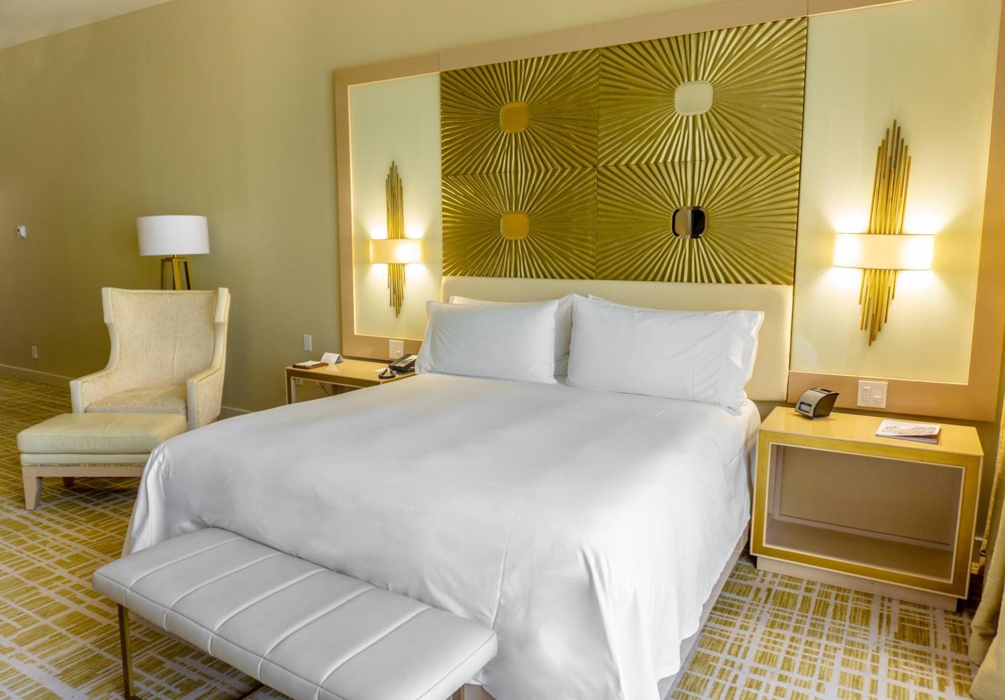 Deluxe King Room - Mobility Accessible