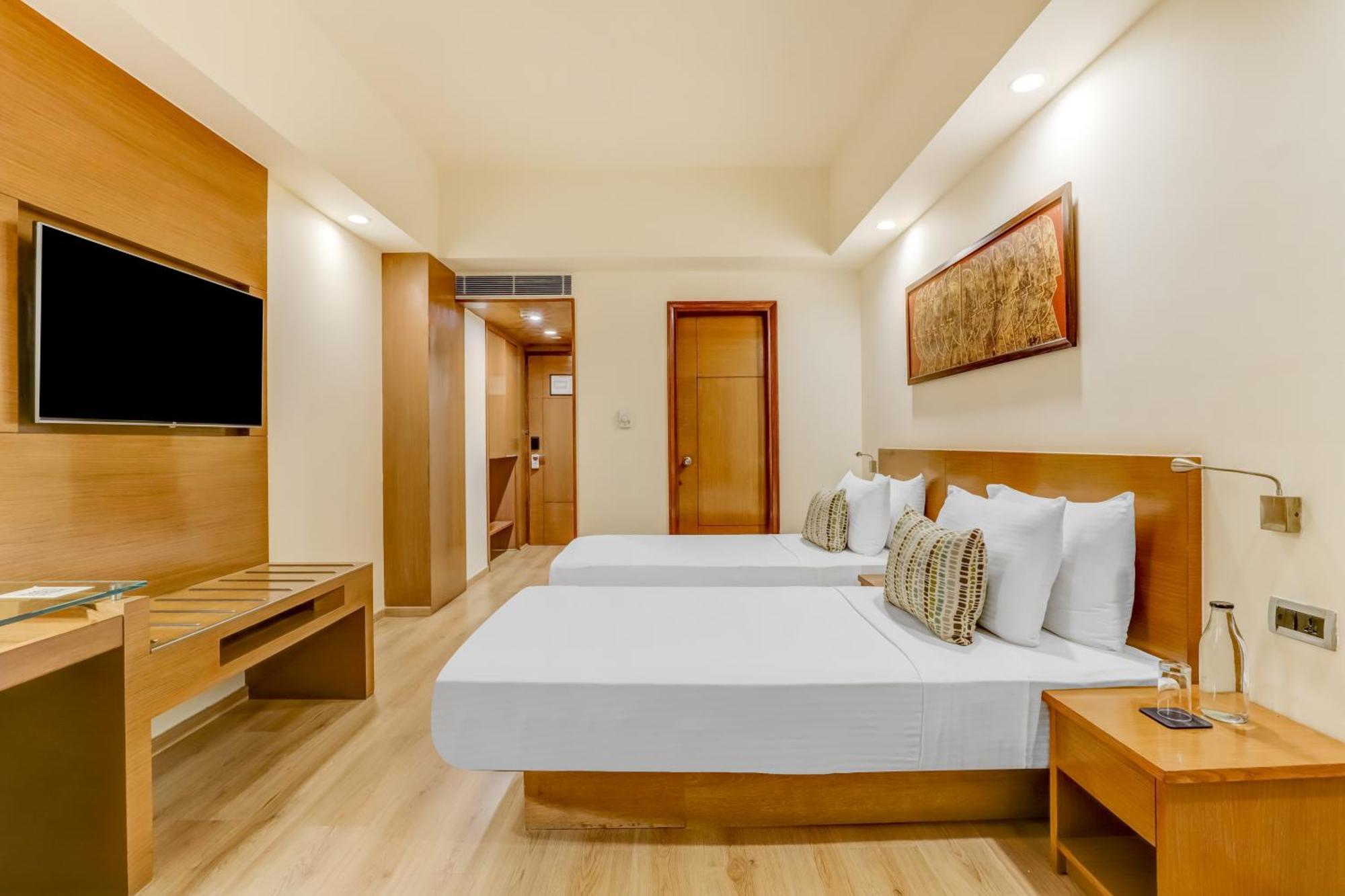 Deluxe Twin Room on Two-way Airport Transfer