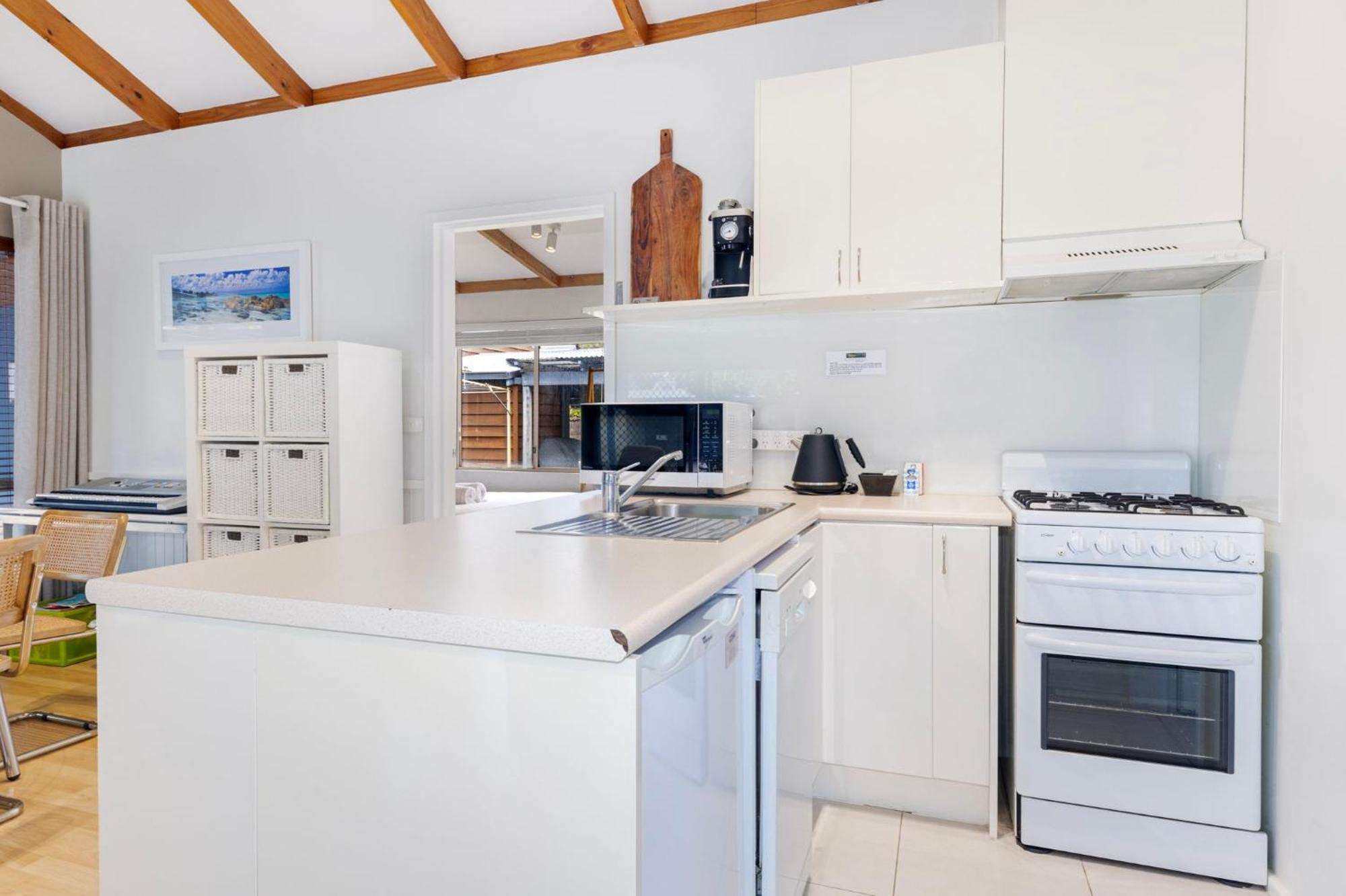 2 Bed 1 Bath Standard Cottage,1536942469:JPEG