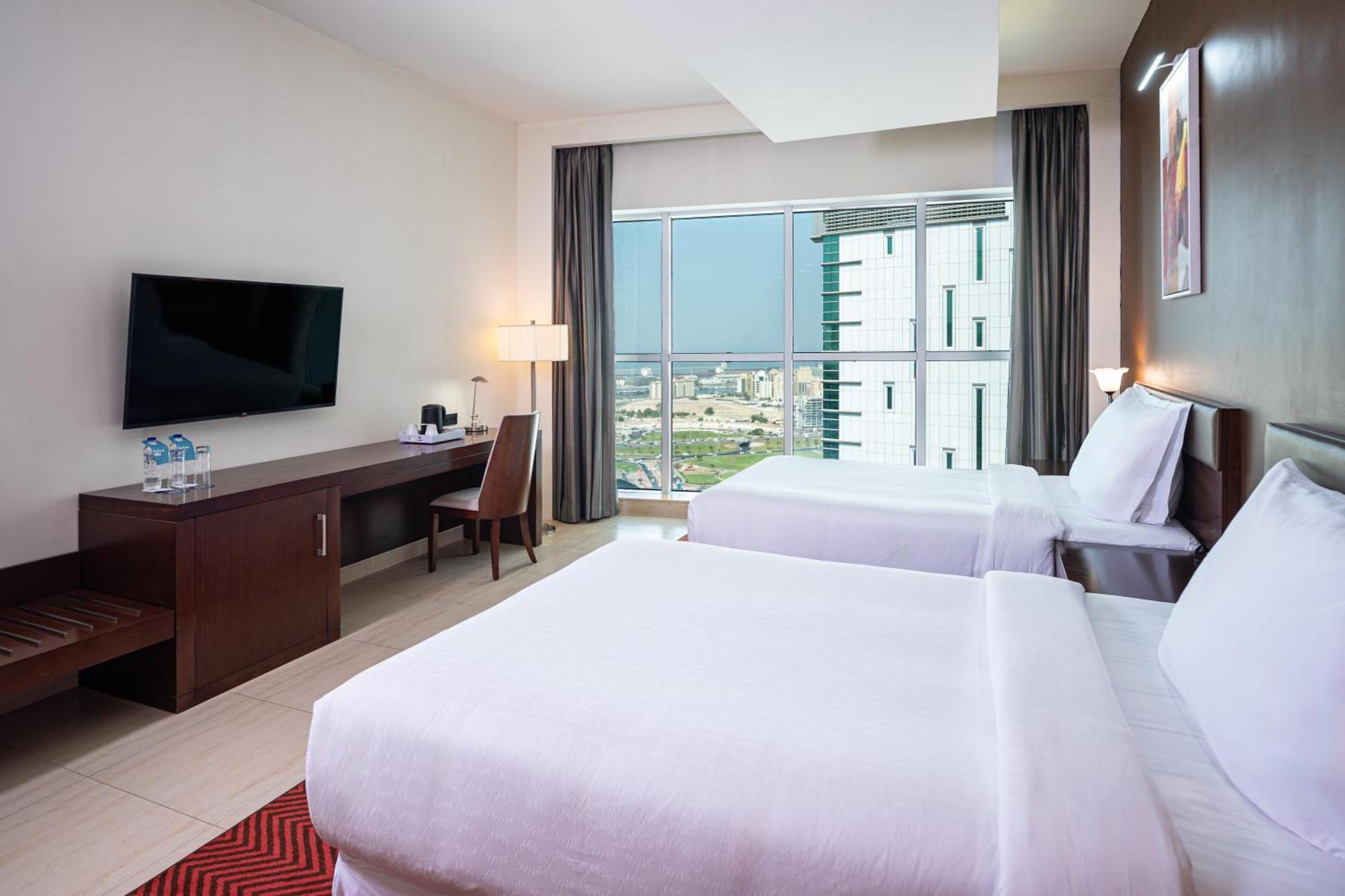 Executive room, Guest room, 2 Queen, Skyline view
