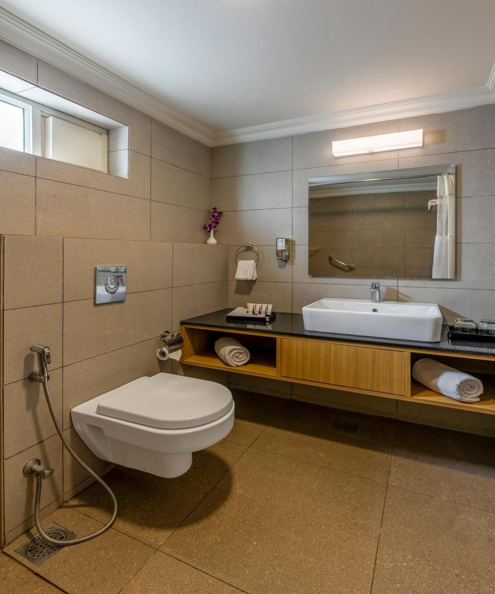 Classic Room with Balcony,1537122259:JPEG