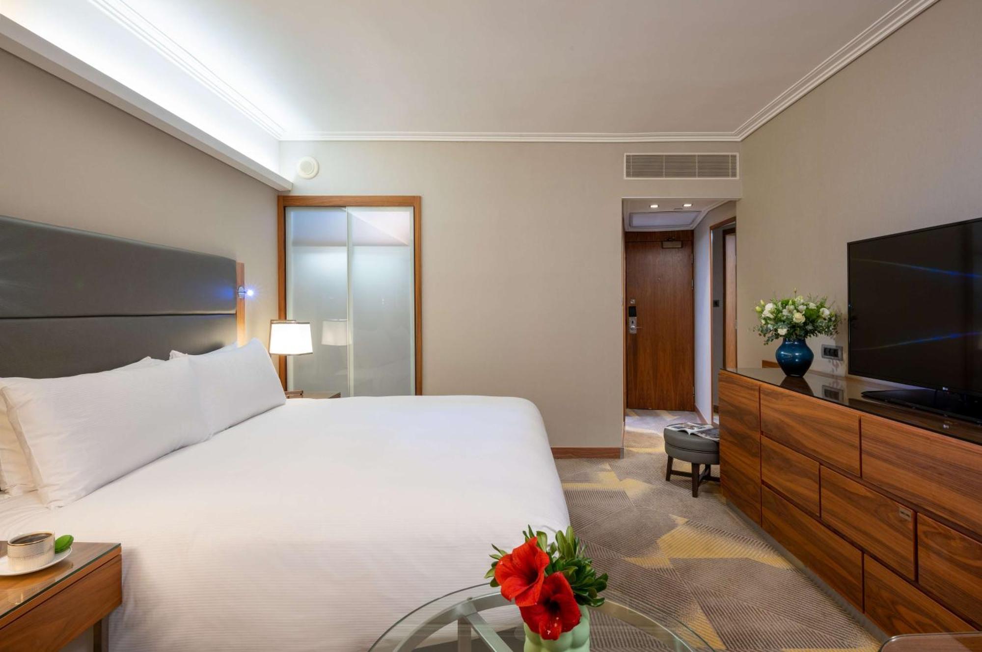Deluxe King Room Sea View