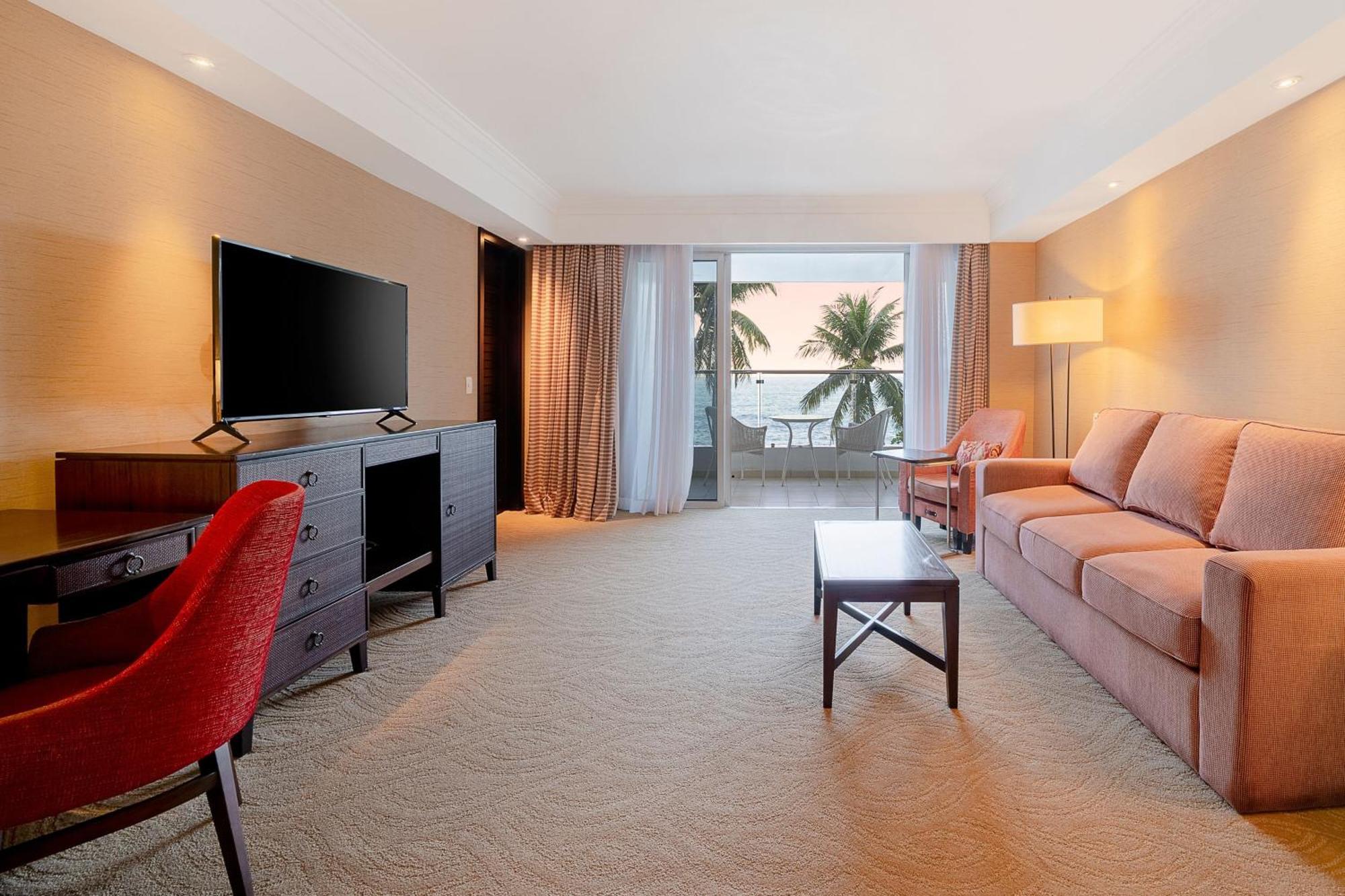 Duplex Suite Club lounge access 1 Bedroom Bi-level Suite