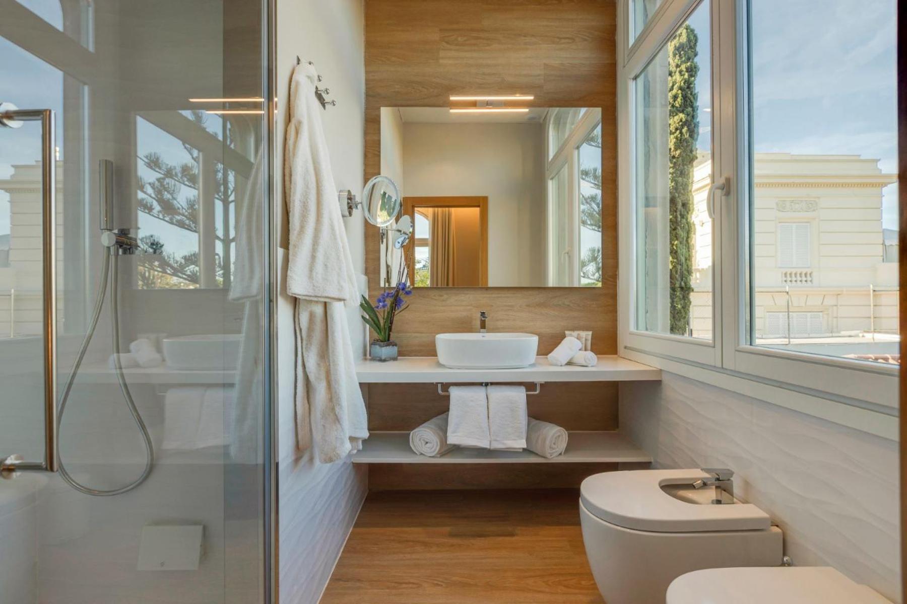 King Room Spa Bath