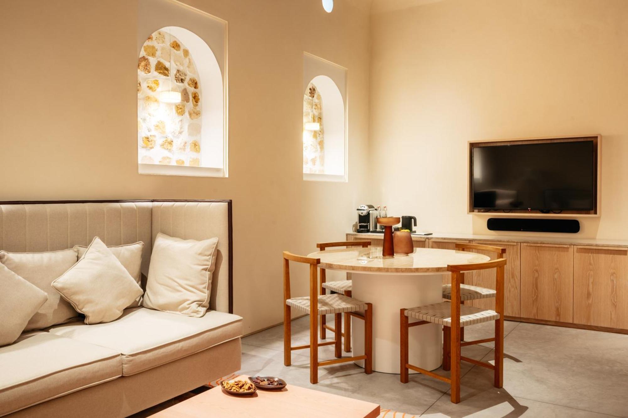 Pearl Junior Suite