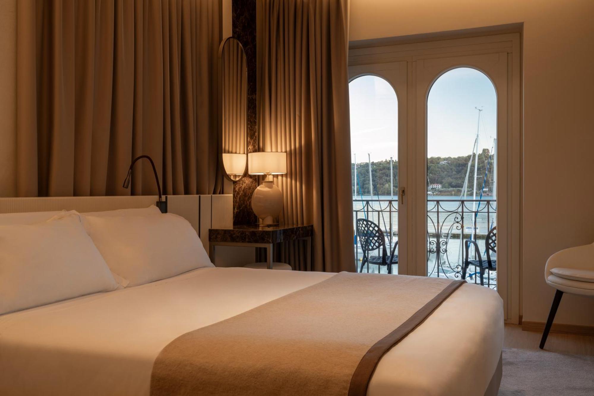 Superior Double Room Lake View