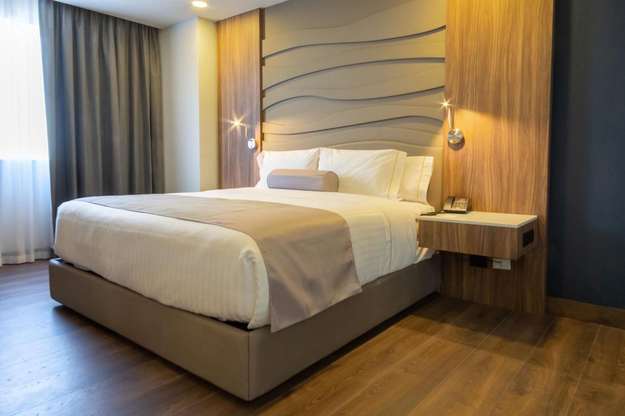 Junior King Suite City View
