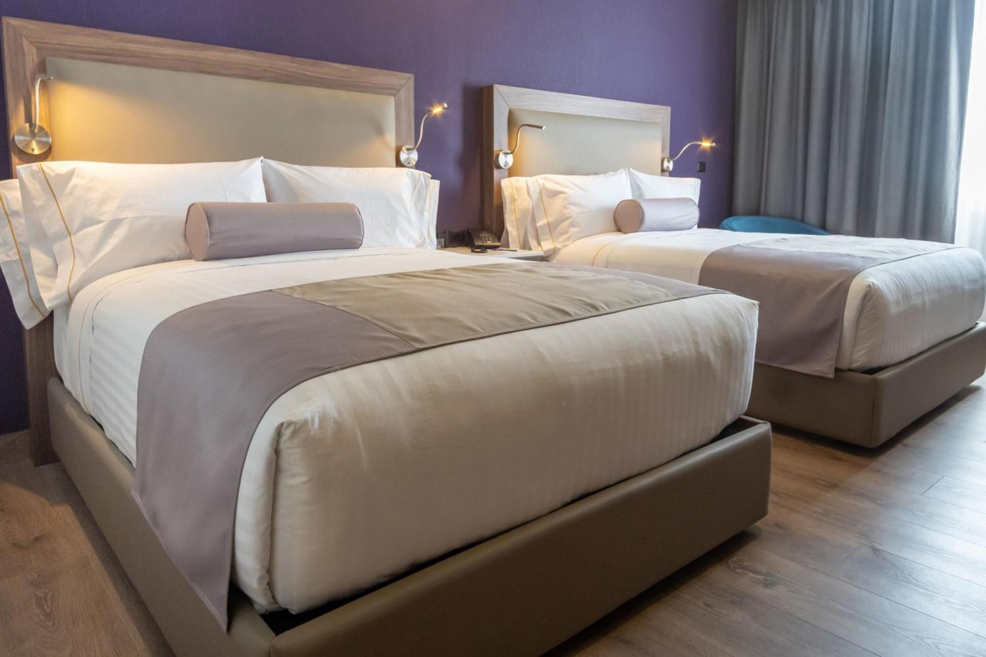 Traditional Queen Room Two Queen Beds City View