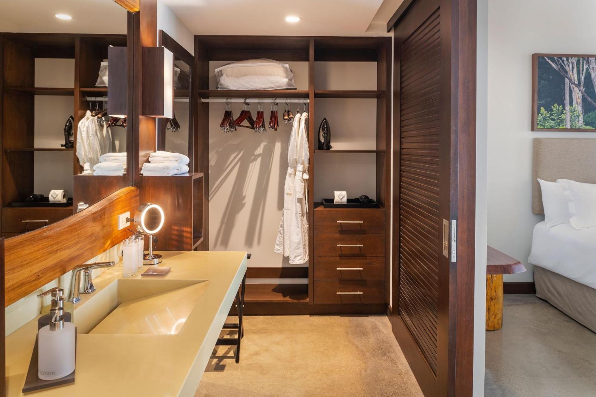 Suite Two Queen Beds