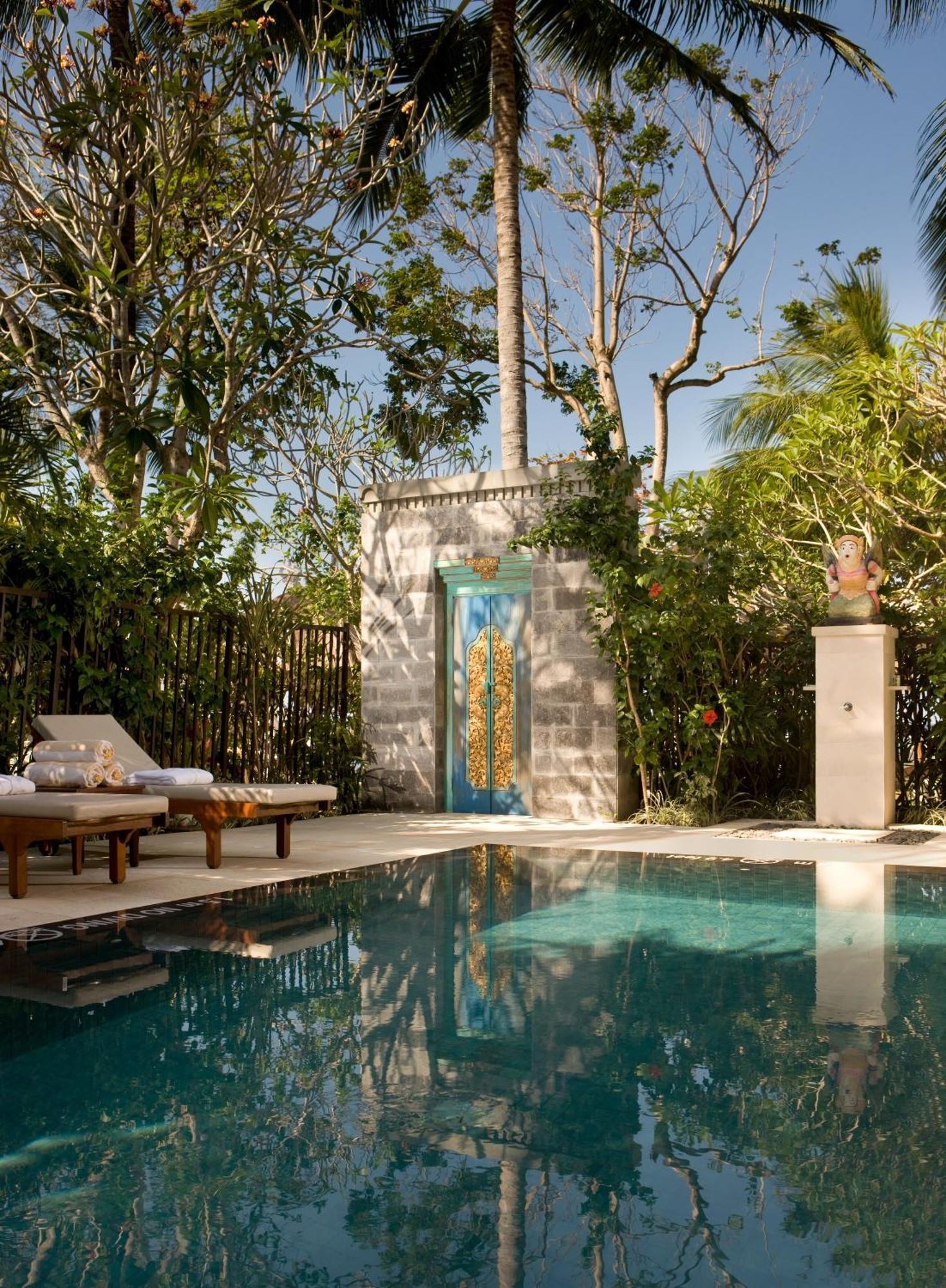 Ocean Suite mit 1 Schlafzimmer mit Kingsize-Bett und Zugang zum Pool