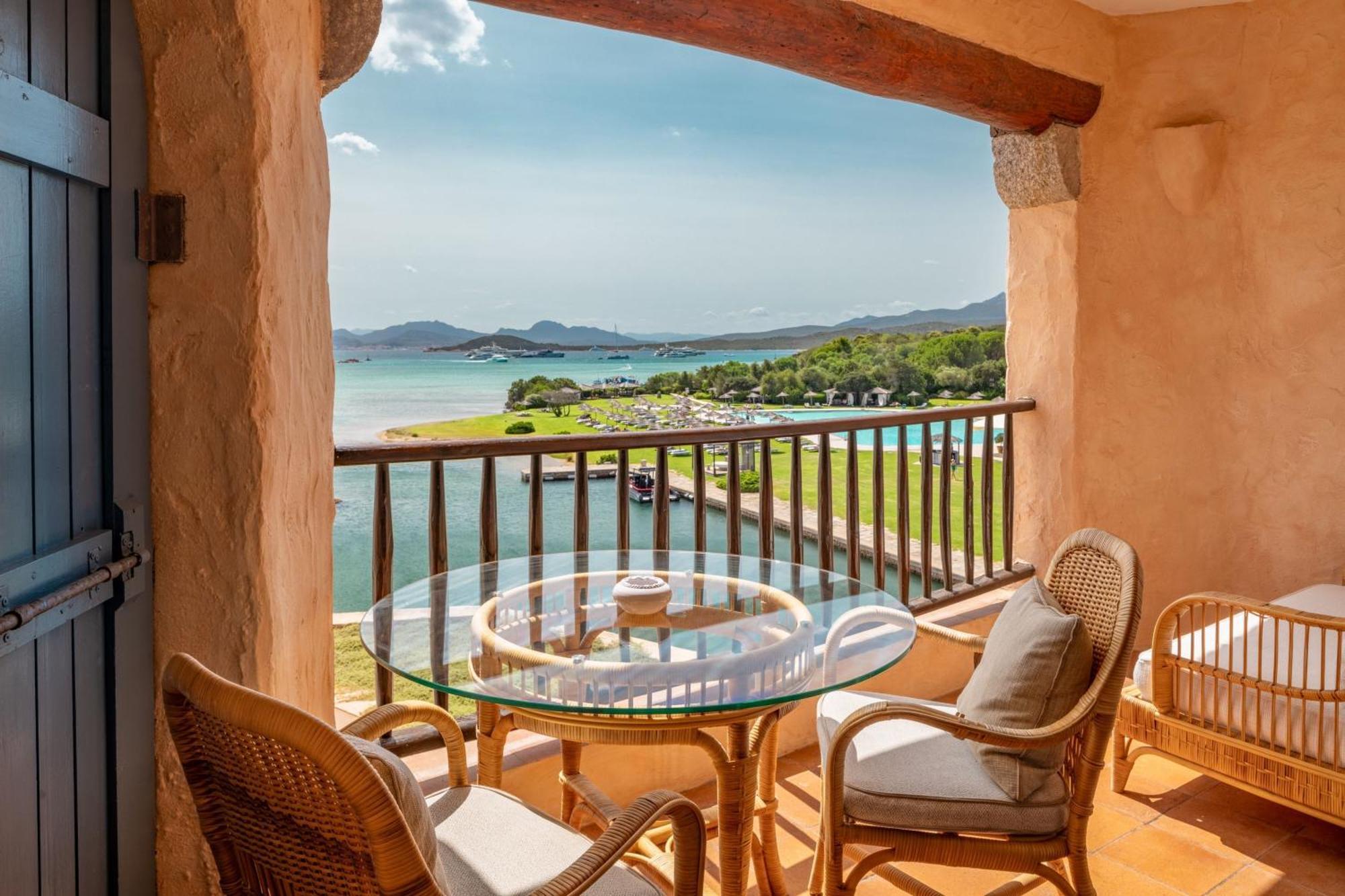 Contemporary Premium King Bed Sea View Balcony,1612960609:JPEG