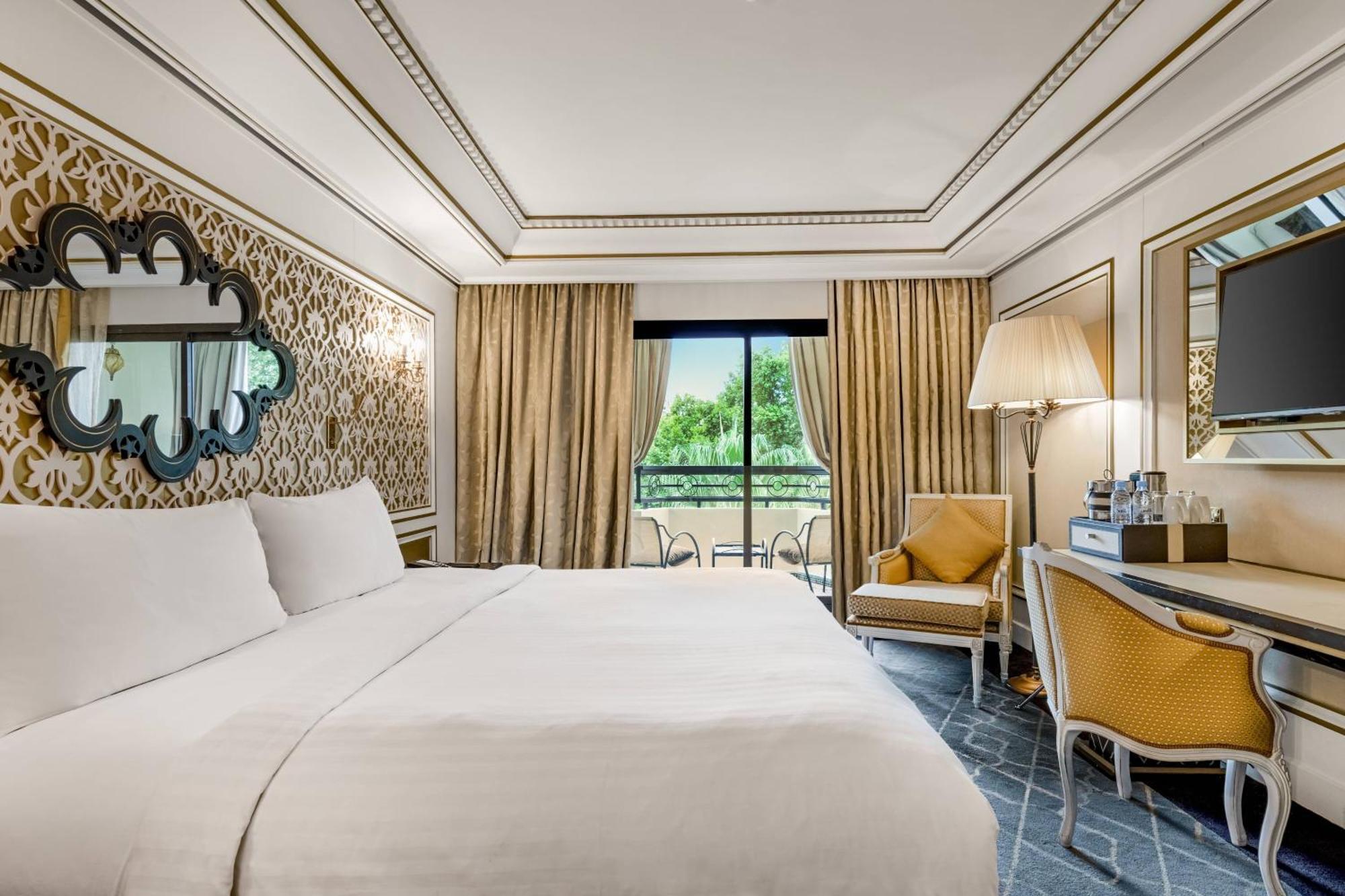 Deluxe Room Guest room 1 King Garden view Balcony
