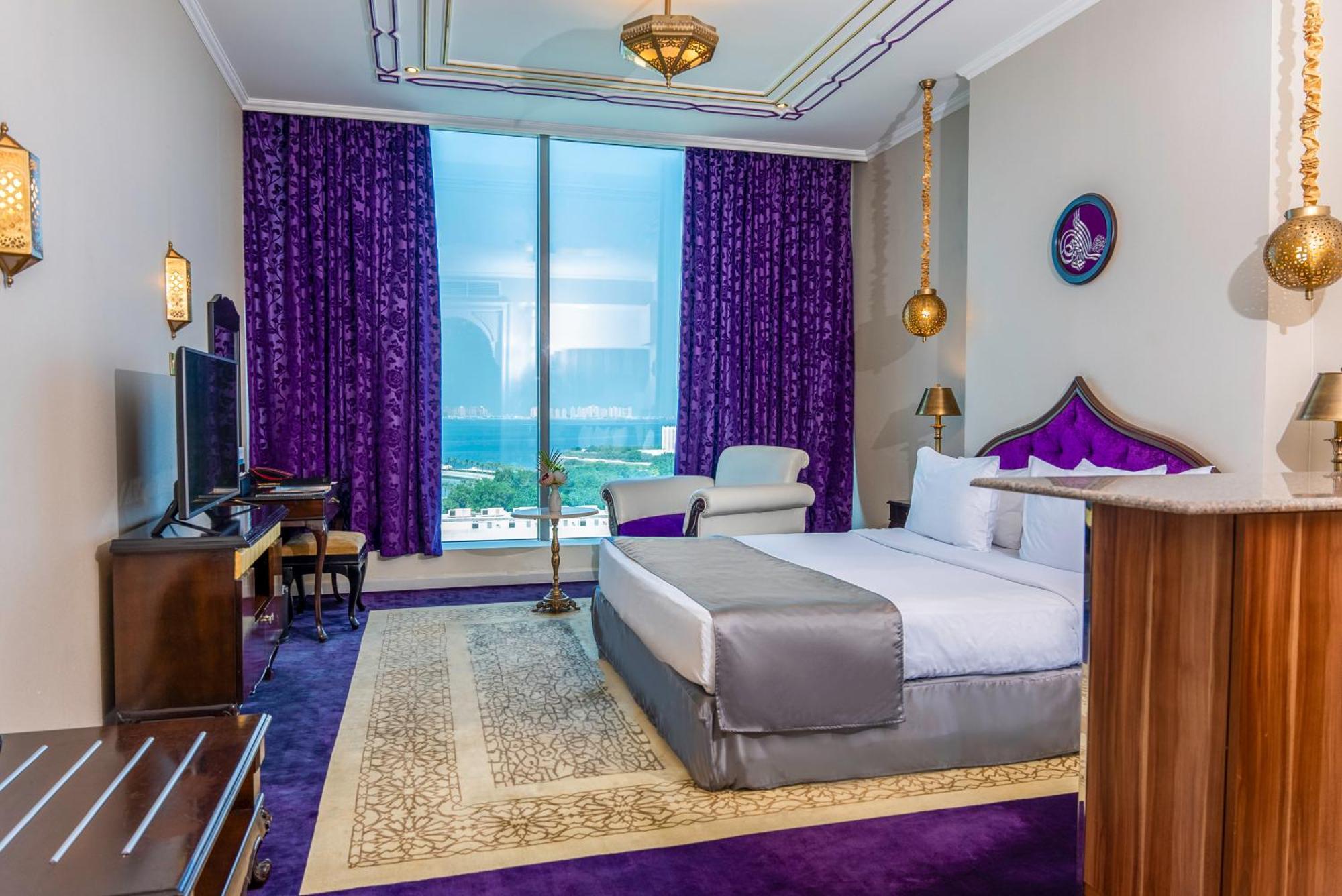 Deluxe King Room Corniche View,1542413179:JPEG