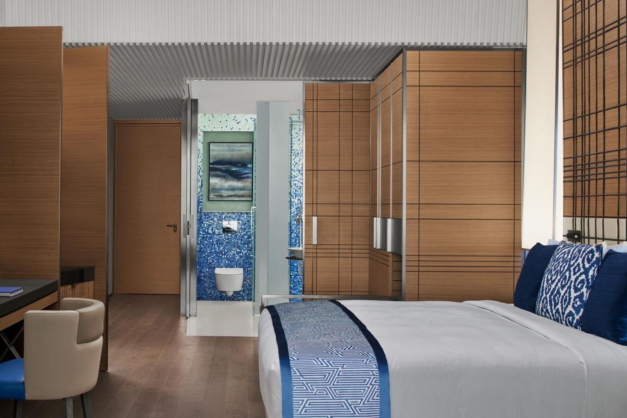 Deluxe King Room with Balcony and Sea View,1417308570:JPEG