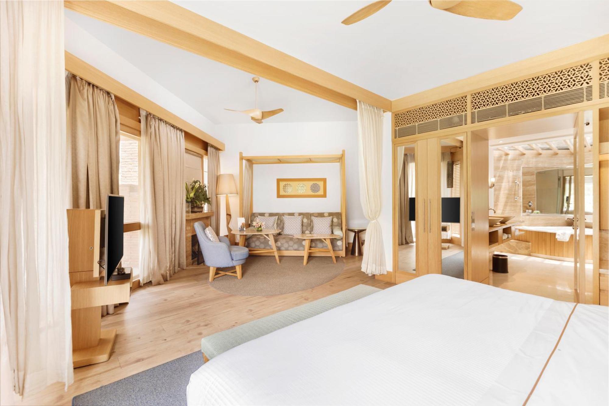 1 King Bed Patio 1-Bedroom Villa