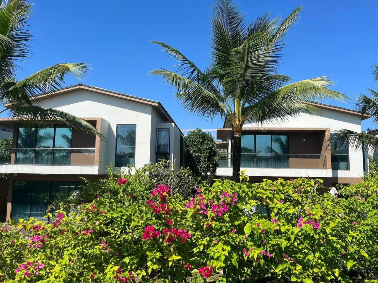 Three-Bedroom Beachfront Villa with Private Pool,1550377273:JPEG