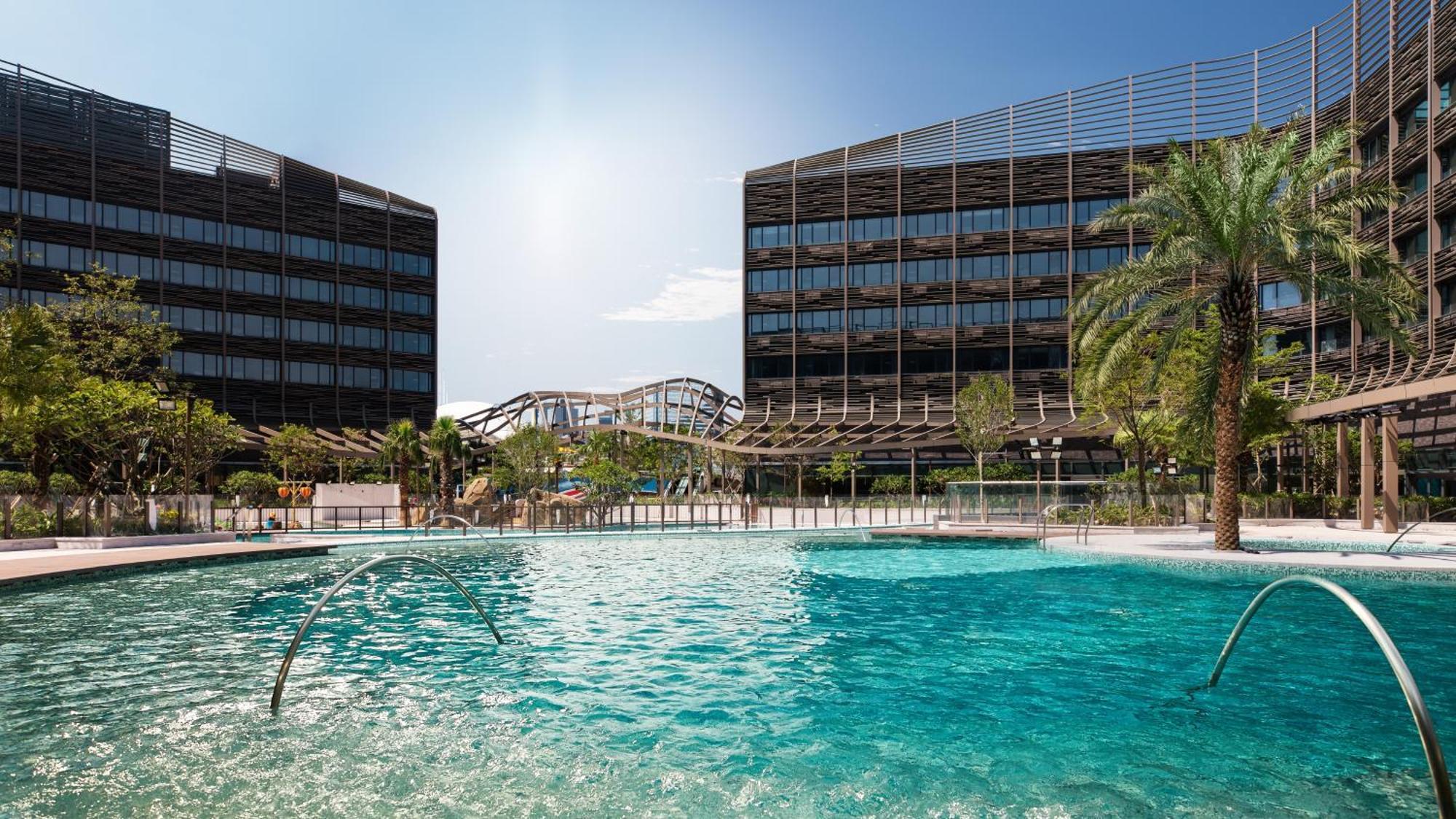 Premier King Room Pool View