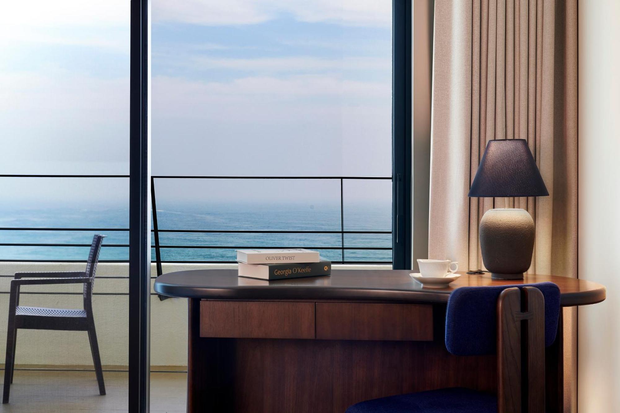 Junior Familiensuite mit 2 Einzelbetten und Meerblick