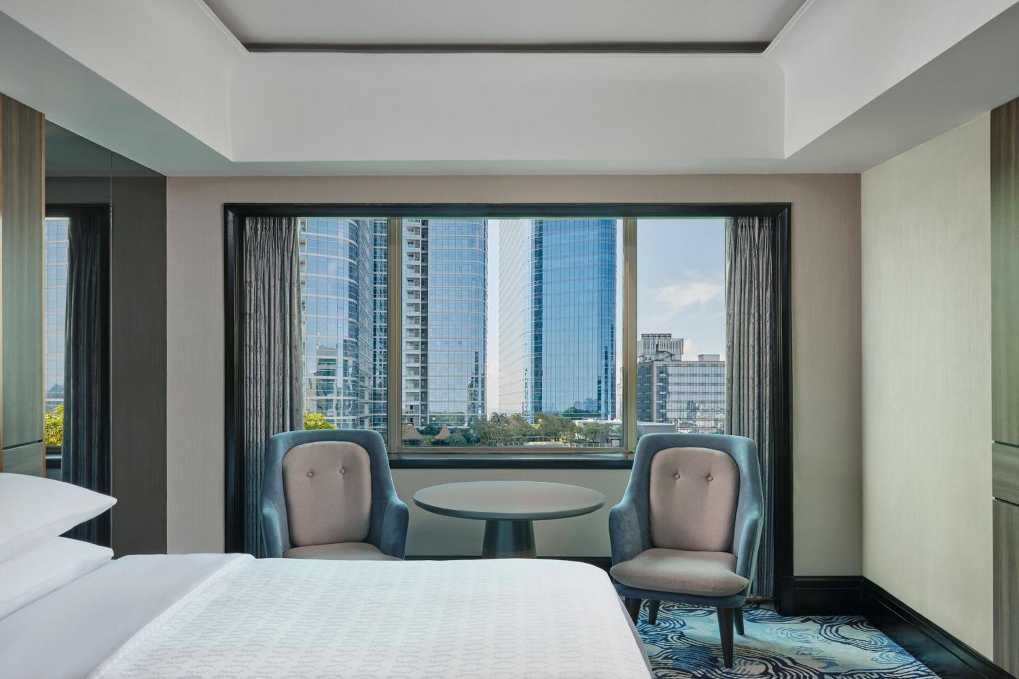Club King Room