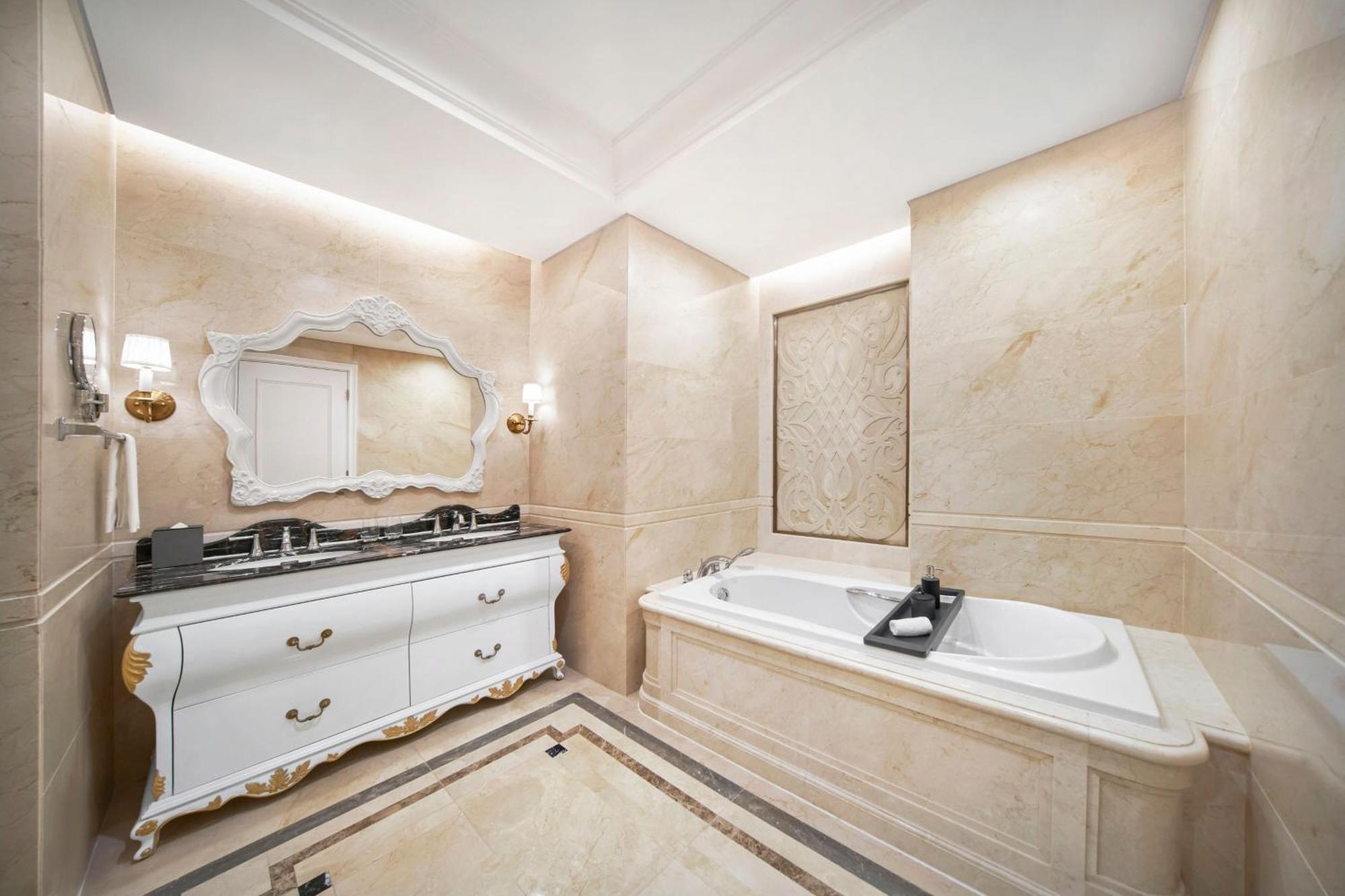 Executive Suite, Garden view with Balcony,1543778548:JPEG