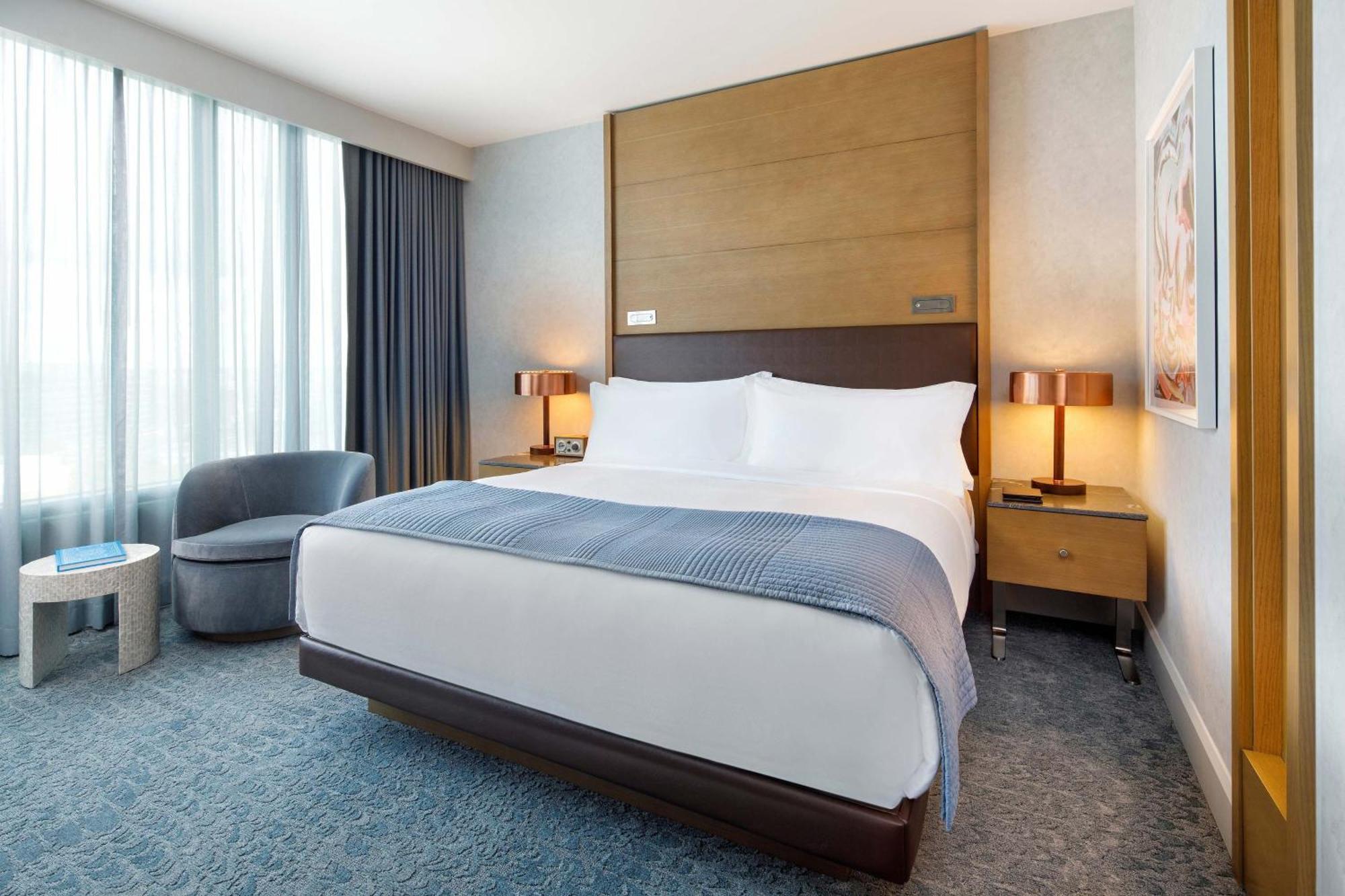 Deluxe King Room