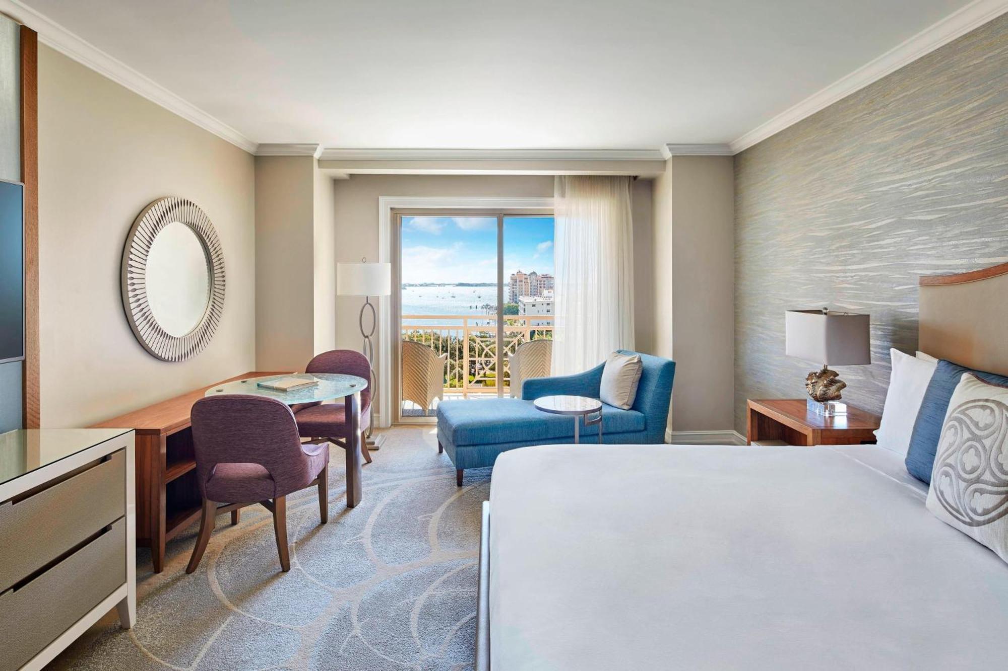 Marina View Guest room 1 King Balcony