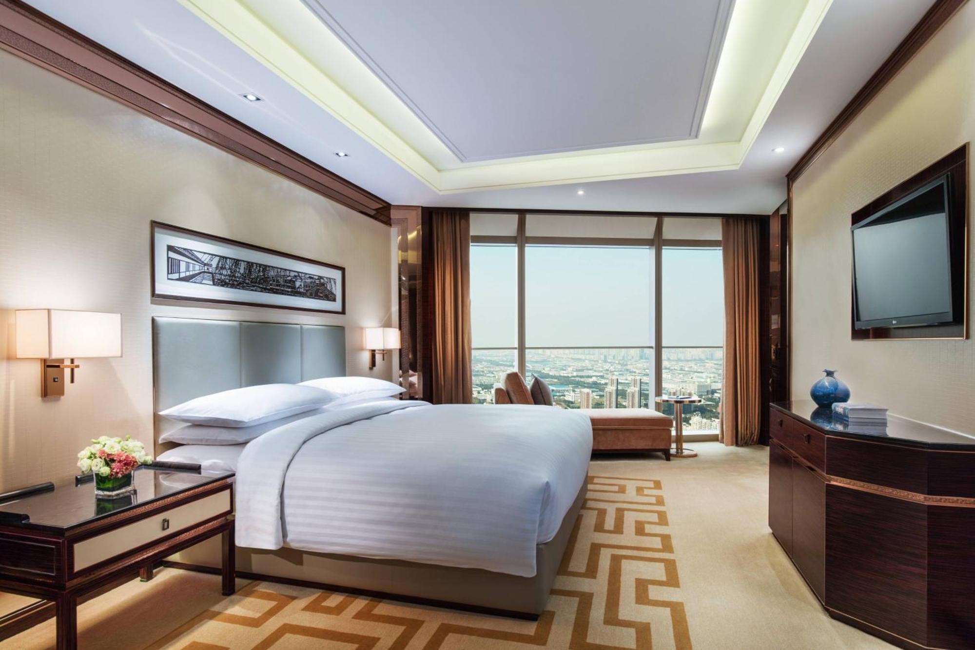 Deluxe Suite Executive lounge access 1 Bedroom Suite