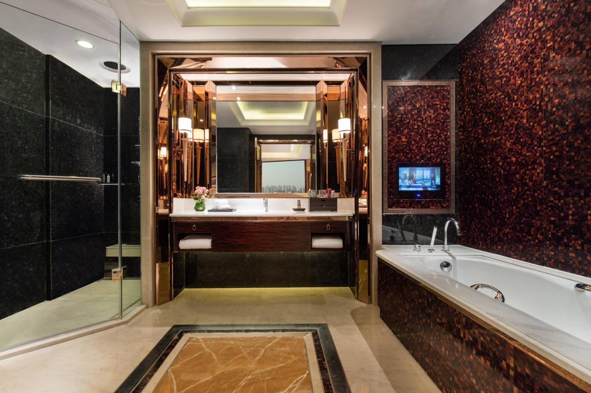 Deluxe Suite Executive lounge access 1 Bedroom Suite