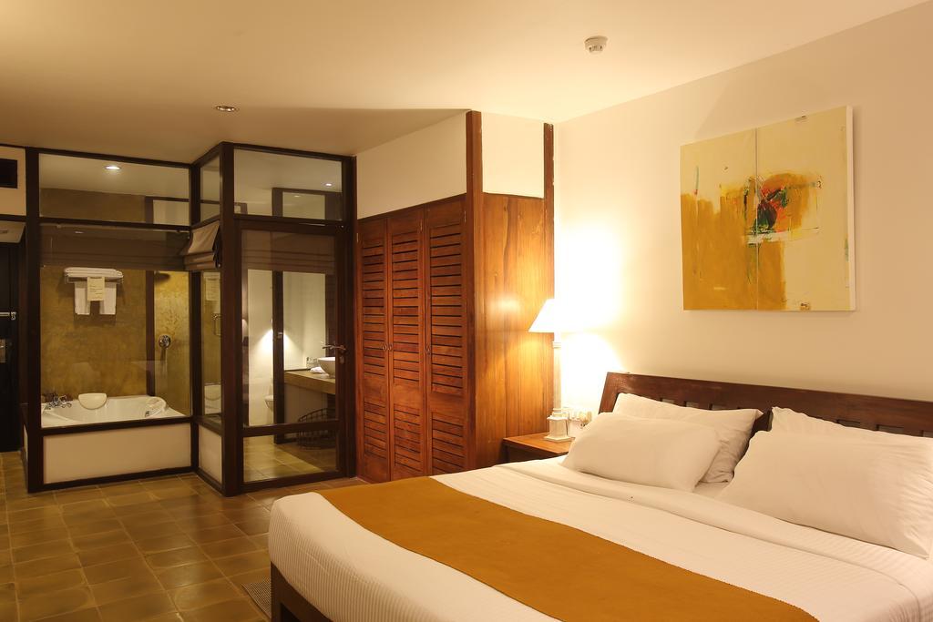 Deluxe Double Room Sea View at Center Point Black Coral & at Seaside Social restaurants,154473251:JPEG