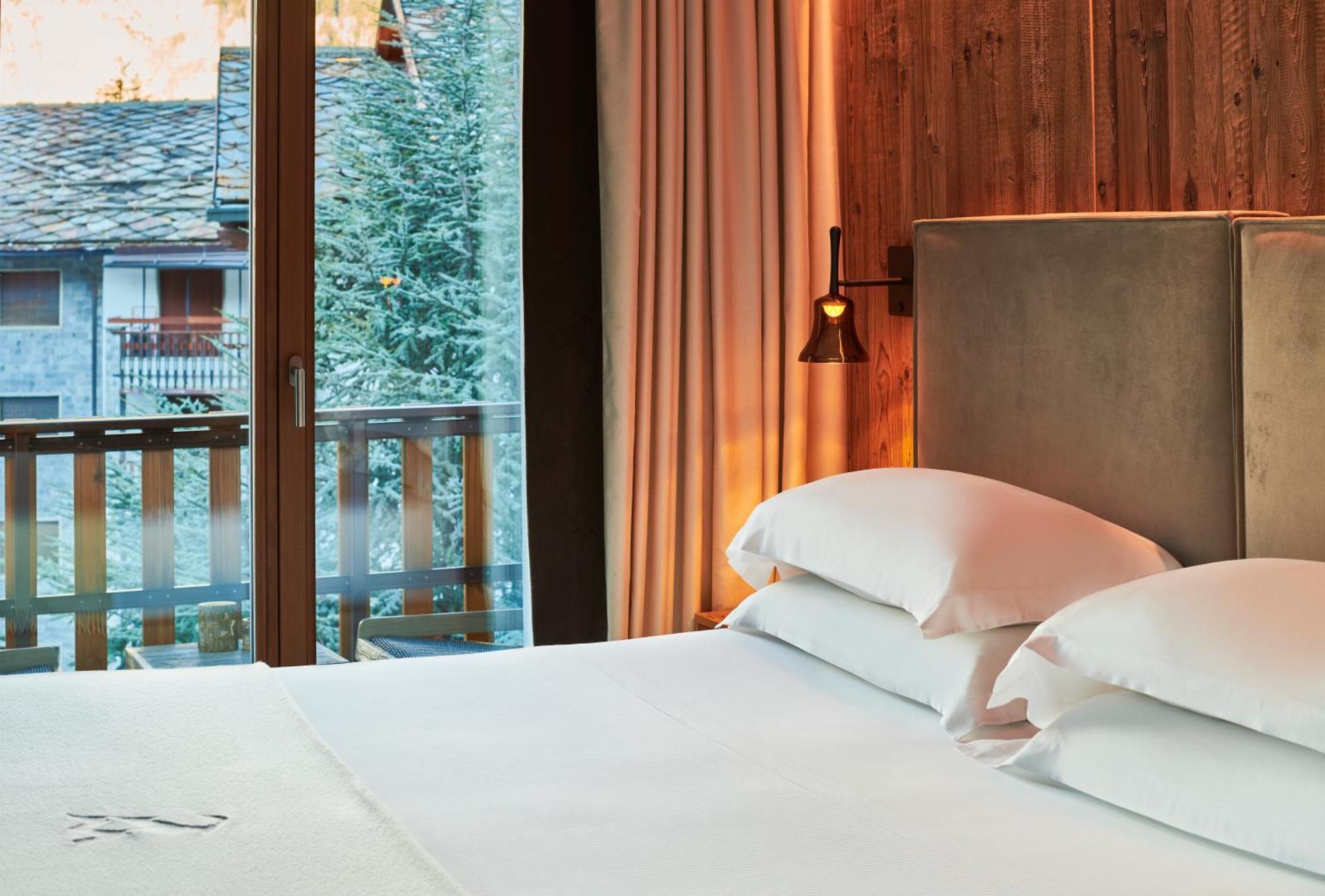 Junior Suite Mountain View