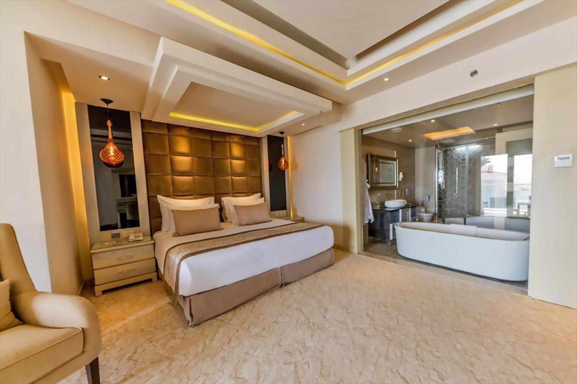 Deluxe Jacuzzi Room