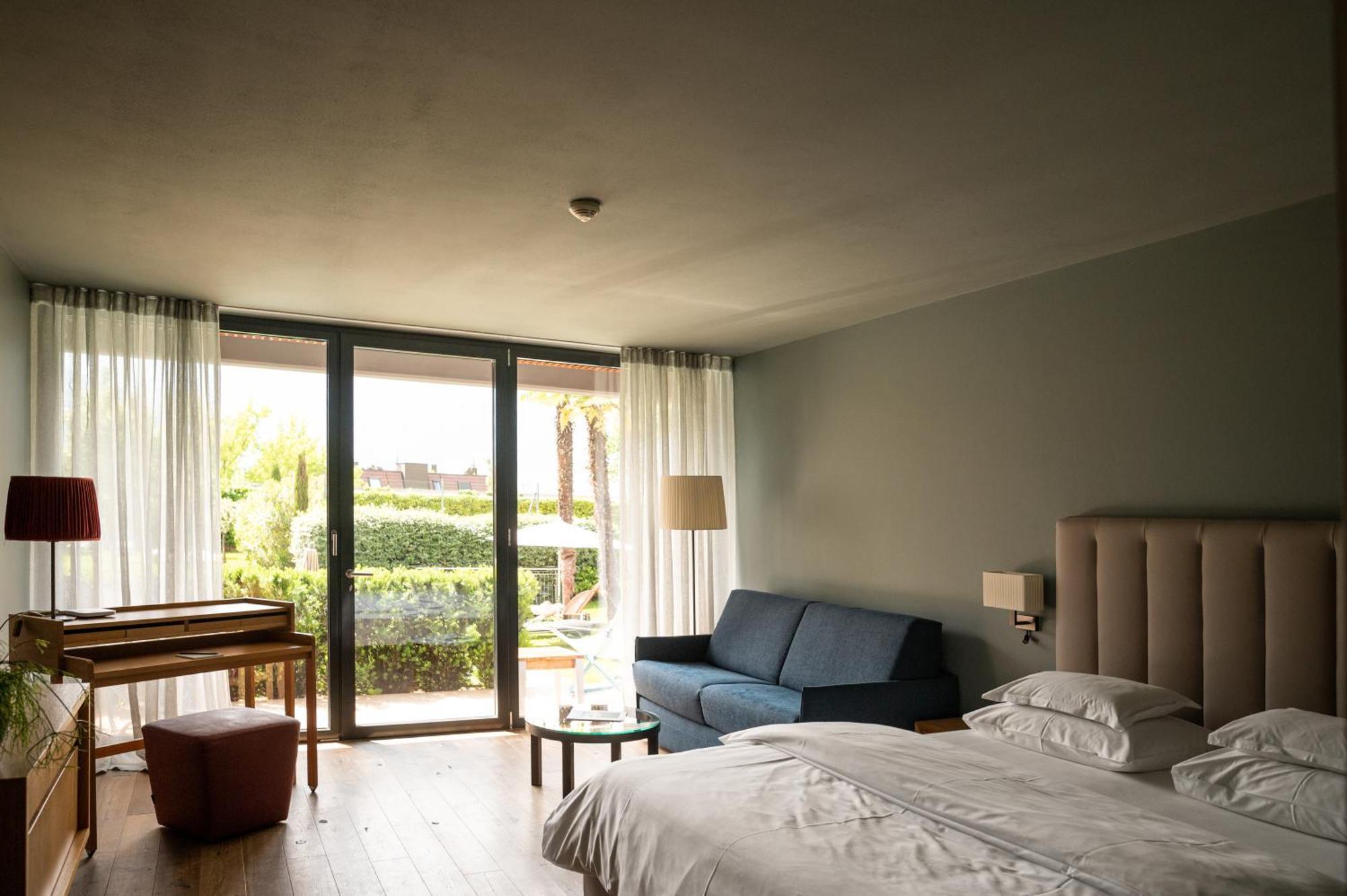 Suite Pool Access