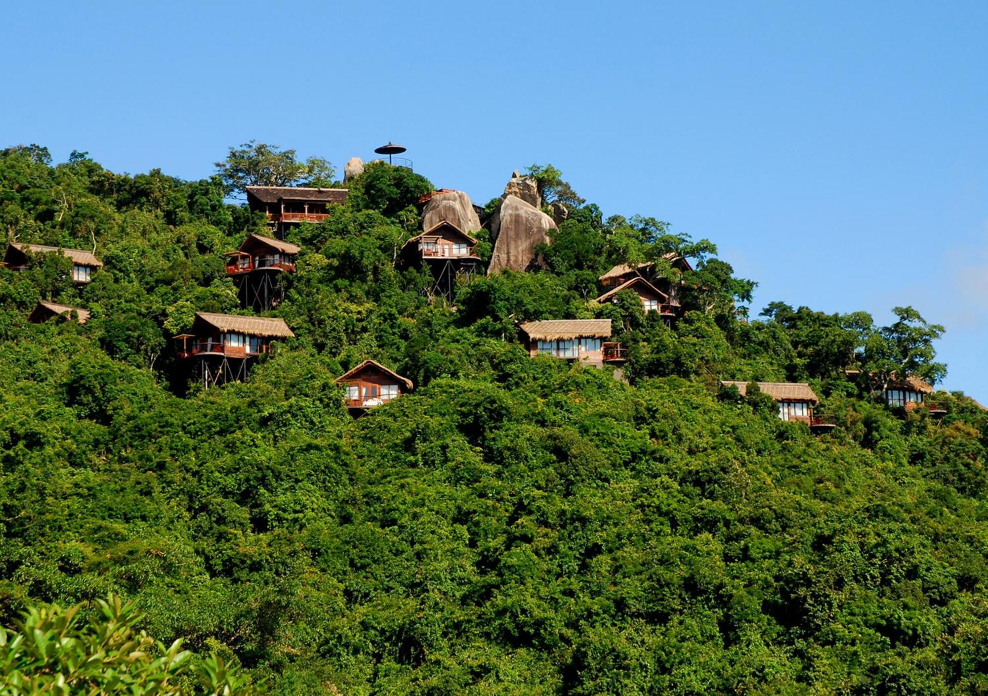 Extra Large Bed Mountain View Villa – Near the Infinity Pool