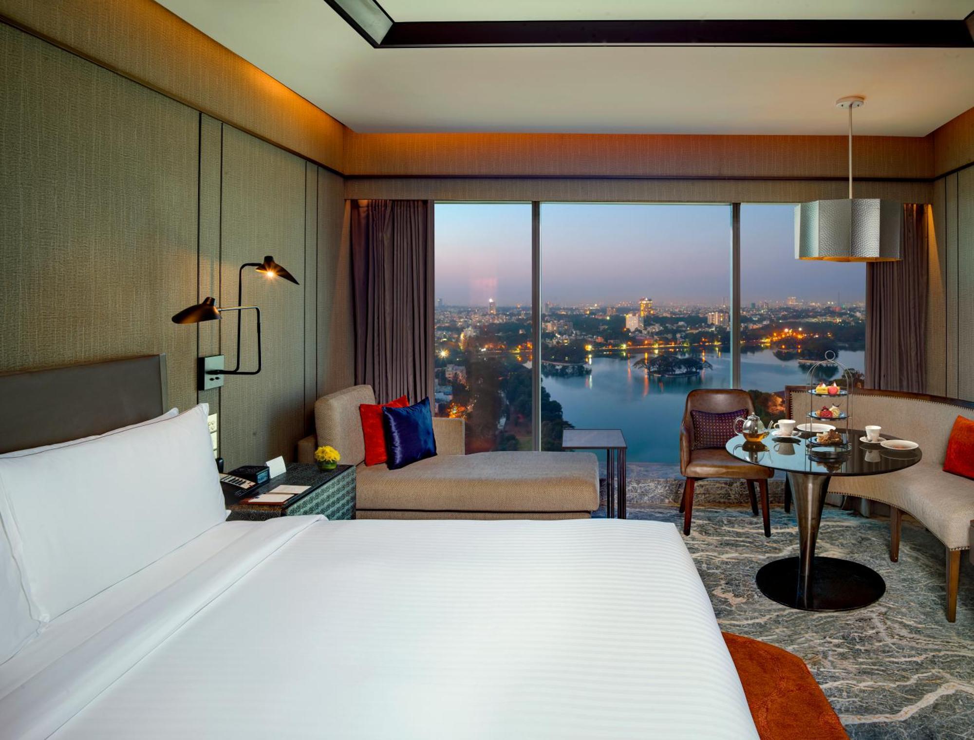 Deluxe King Room with Lake View,1548822082:JPEG