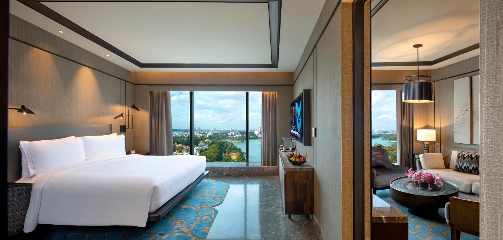 One-Bedroom Executive Suite - Lounge Access,1548821980:JPEG