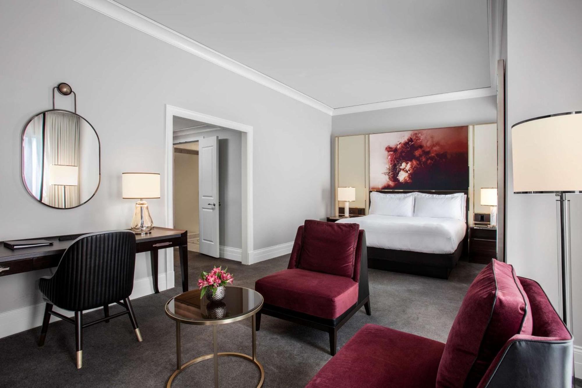 Deluxe King Room Fireplace
