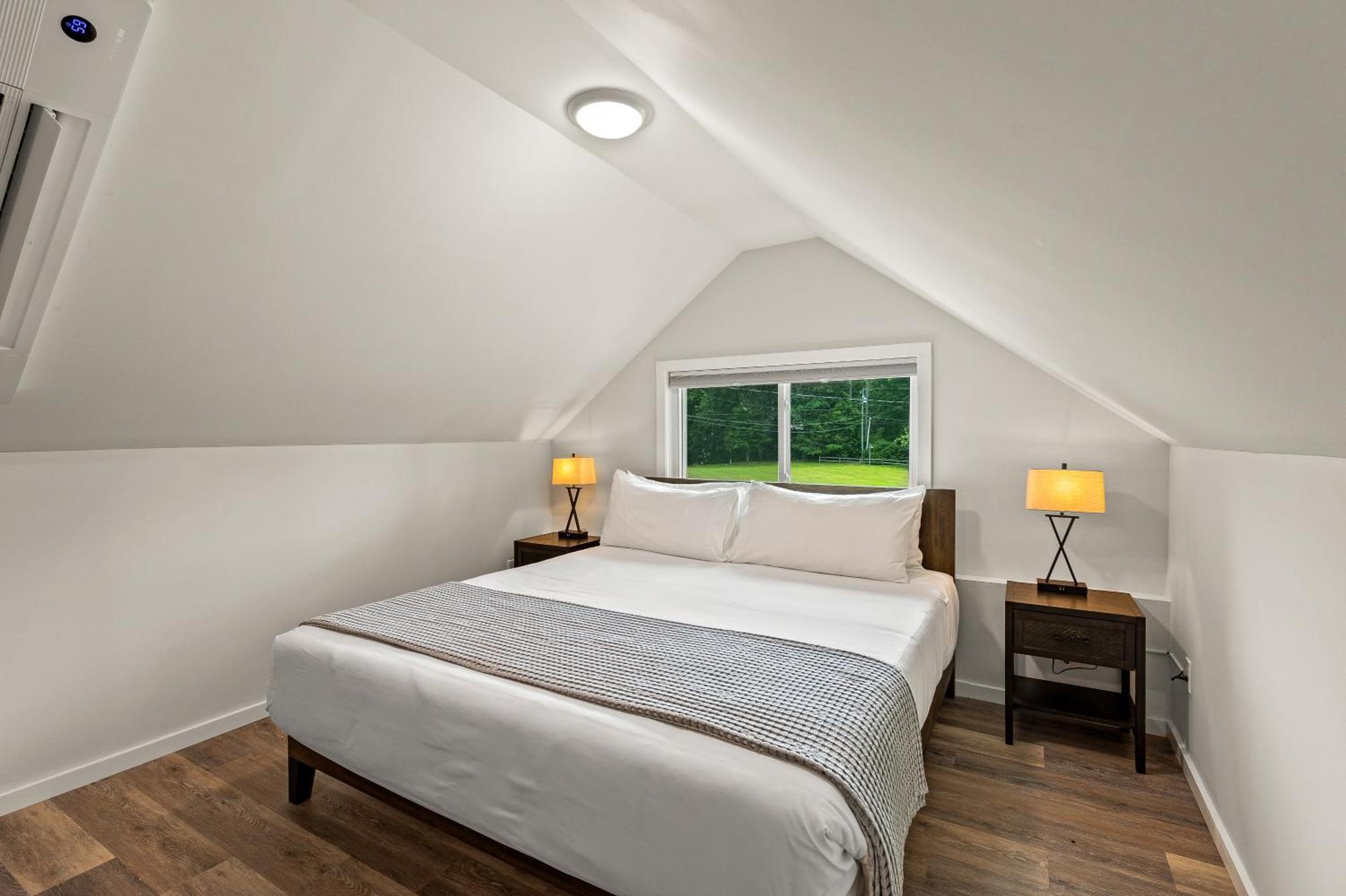 One-Bedroom Chalet,1545833995:JPEG