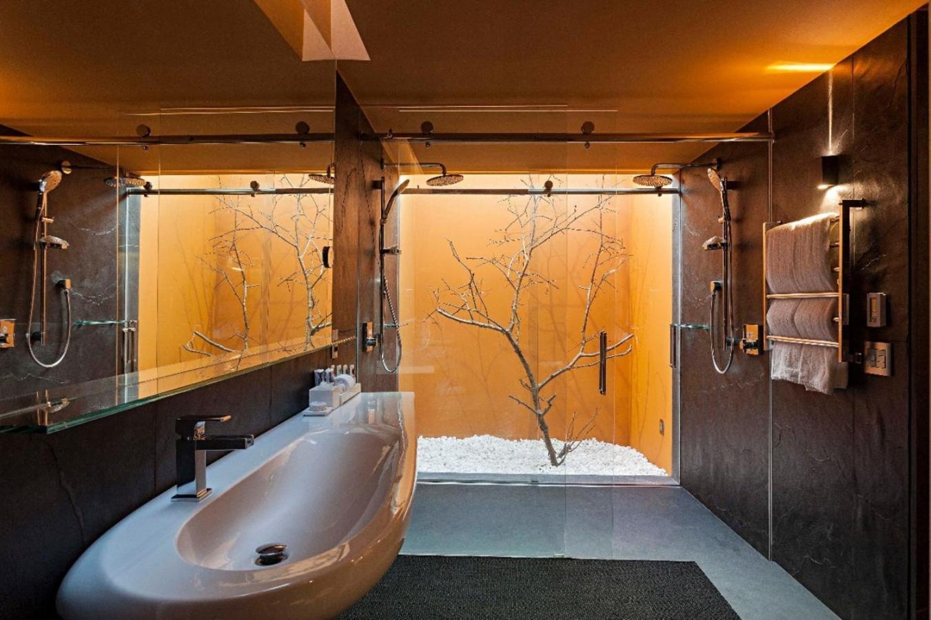 Deluxe Villa  (2 Adults)