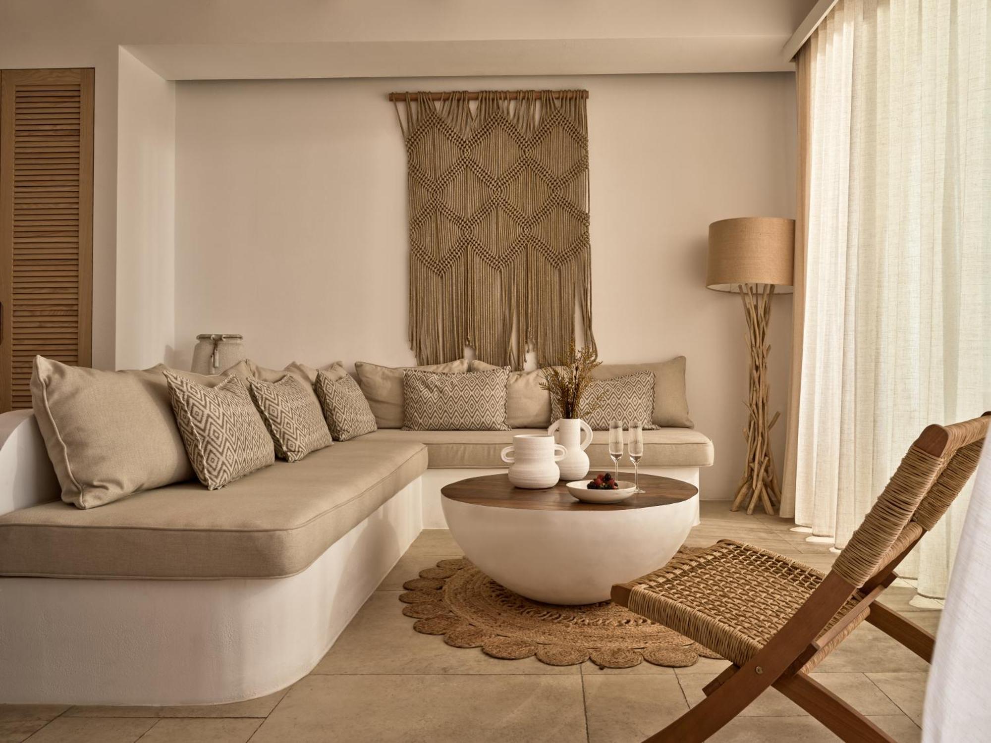 Deluxe Suite,1545880636:JPEG