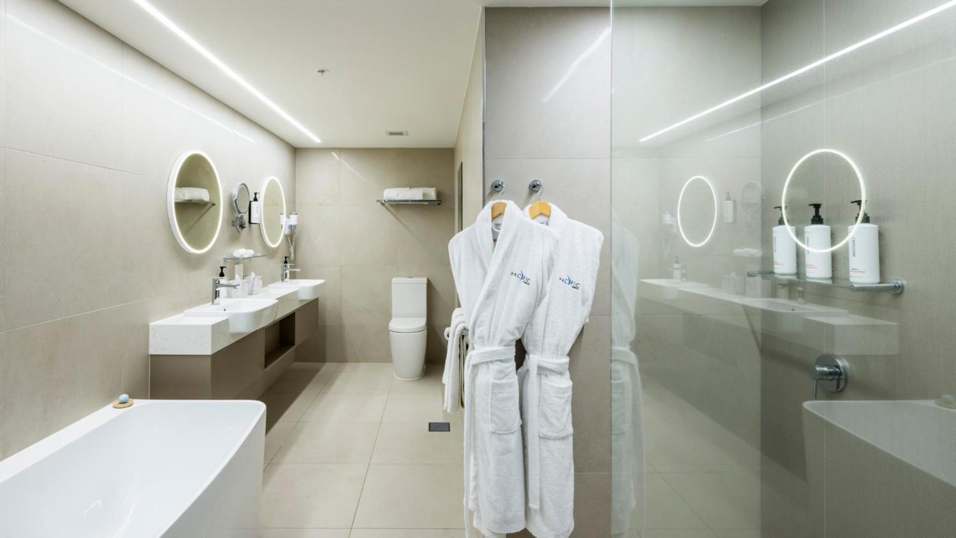 Executive Luxury Suite,1545918031:JPEG