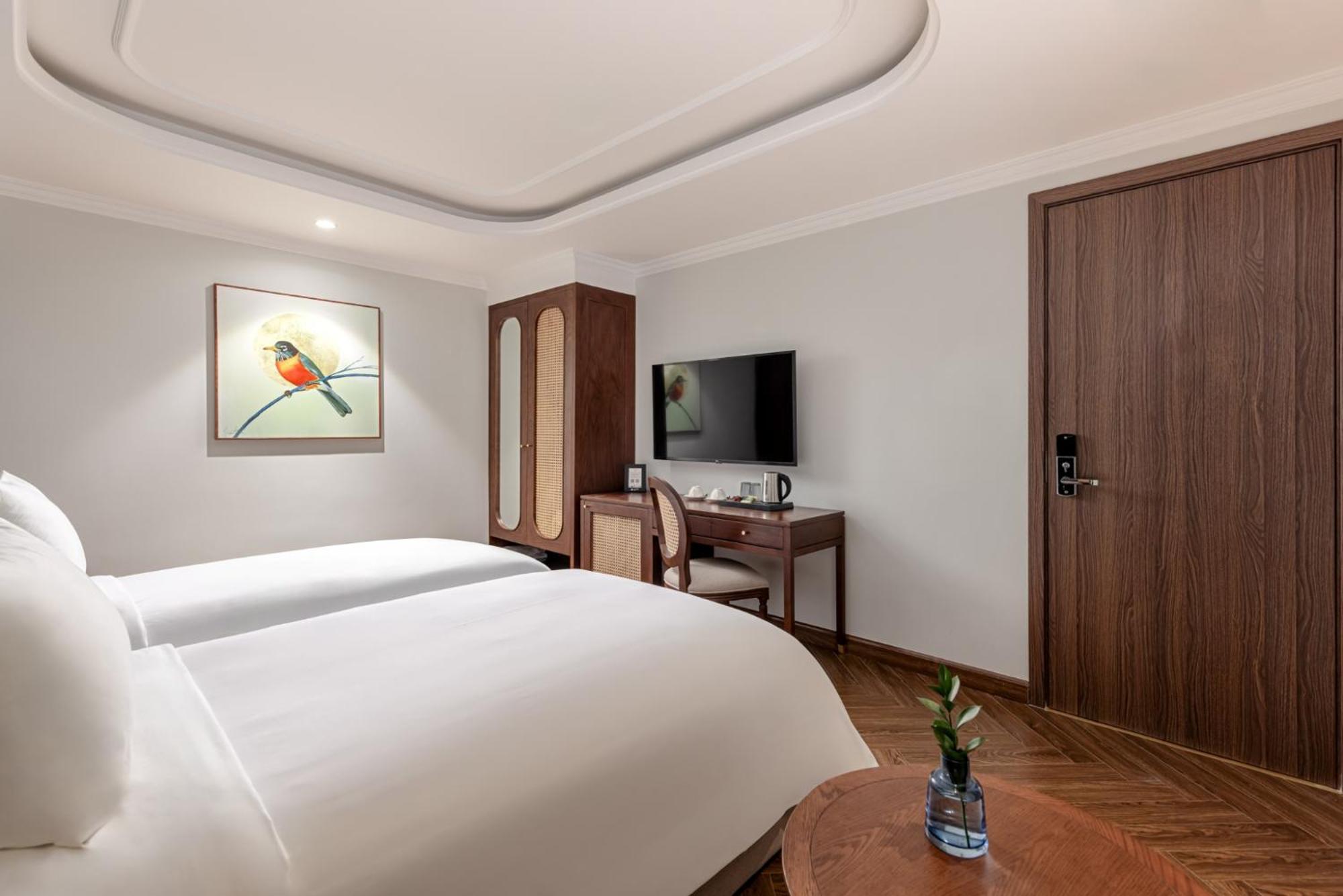Deluxe Room – Internal Window