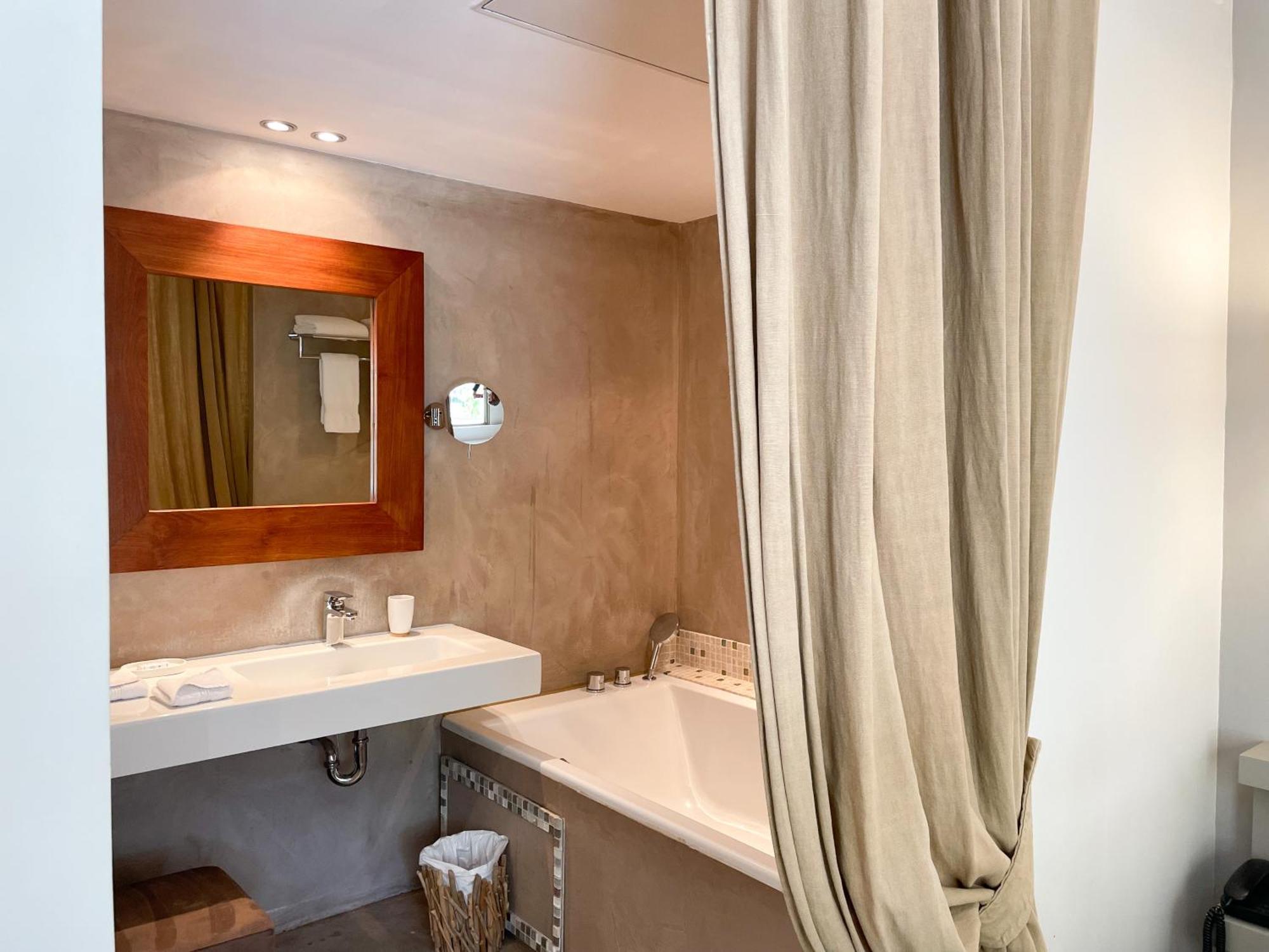 Deluxe Double Room with Terrace,1546491481:JPEG
