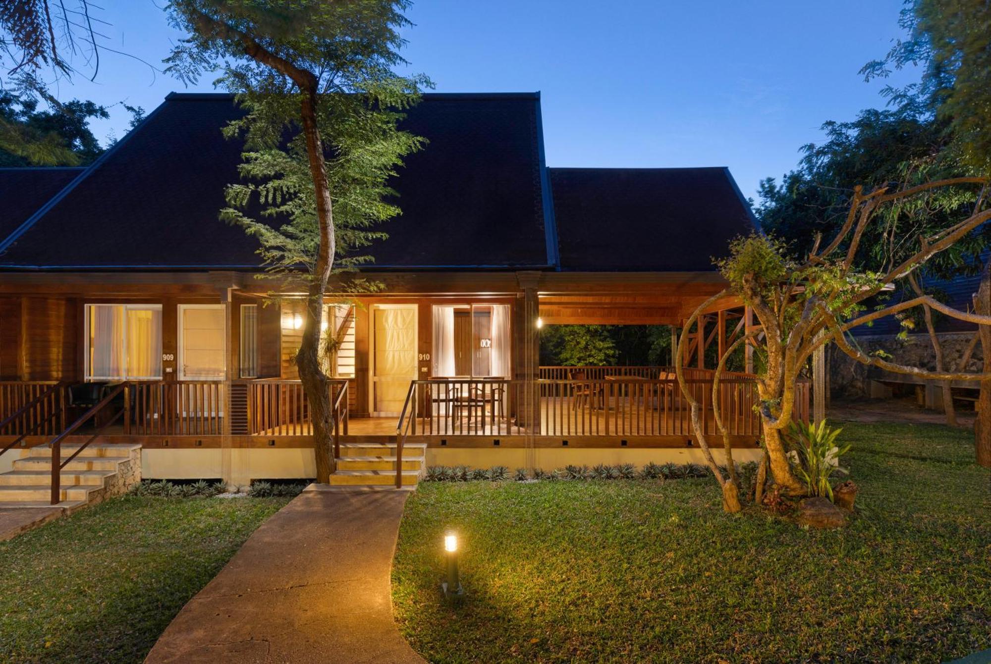 Garden Suite a Complimentary 15-minute Ayurveda Spa treatment per reservation