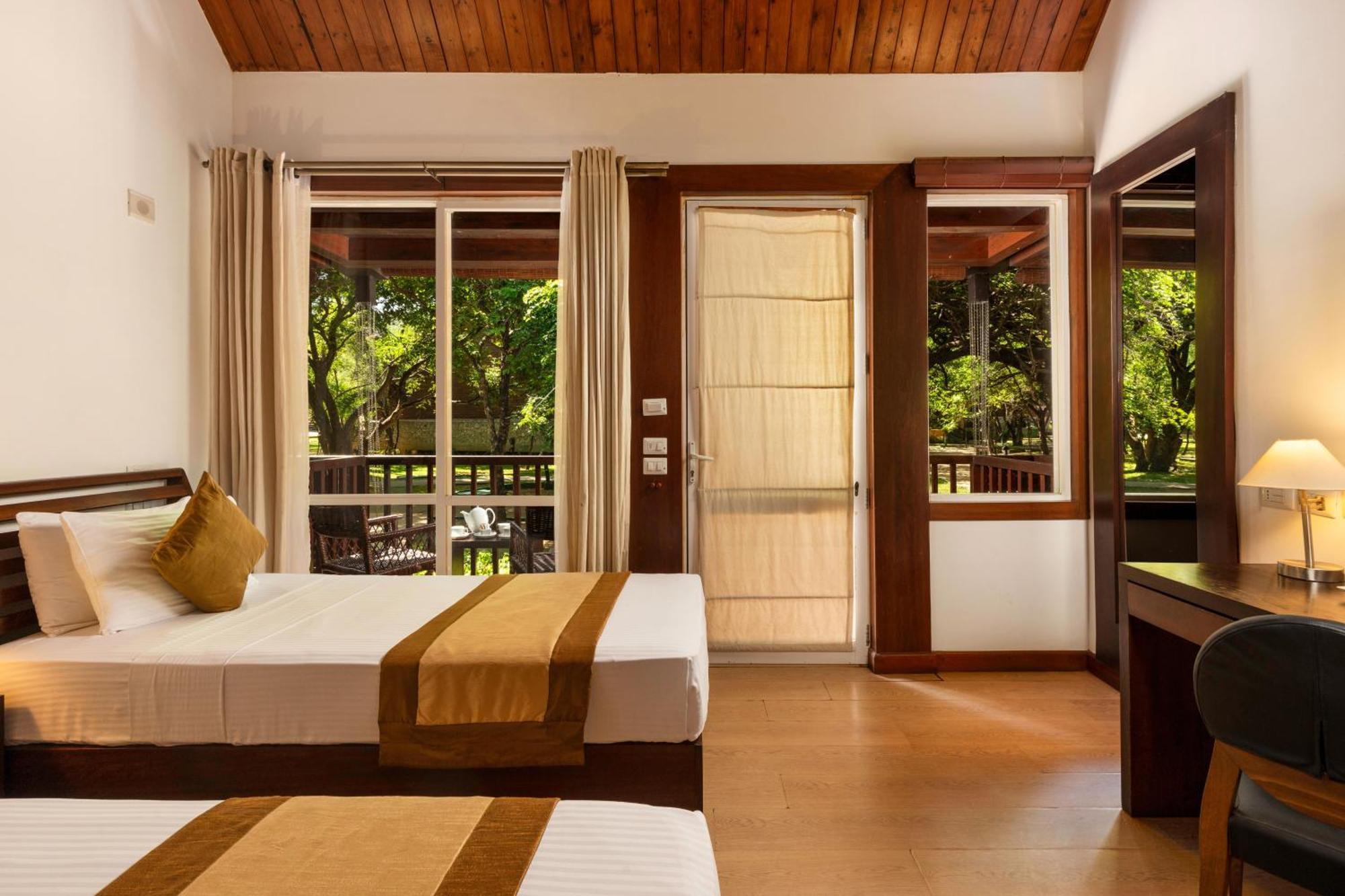 Deluxe Room a Complimentary 15-minute Ayurveda Spa treatment per reservation